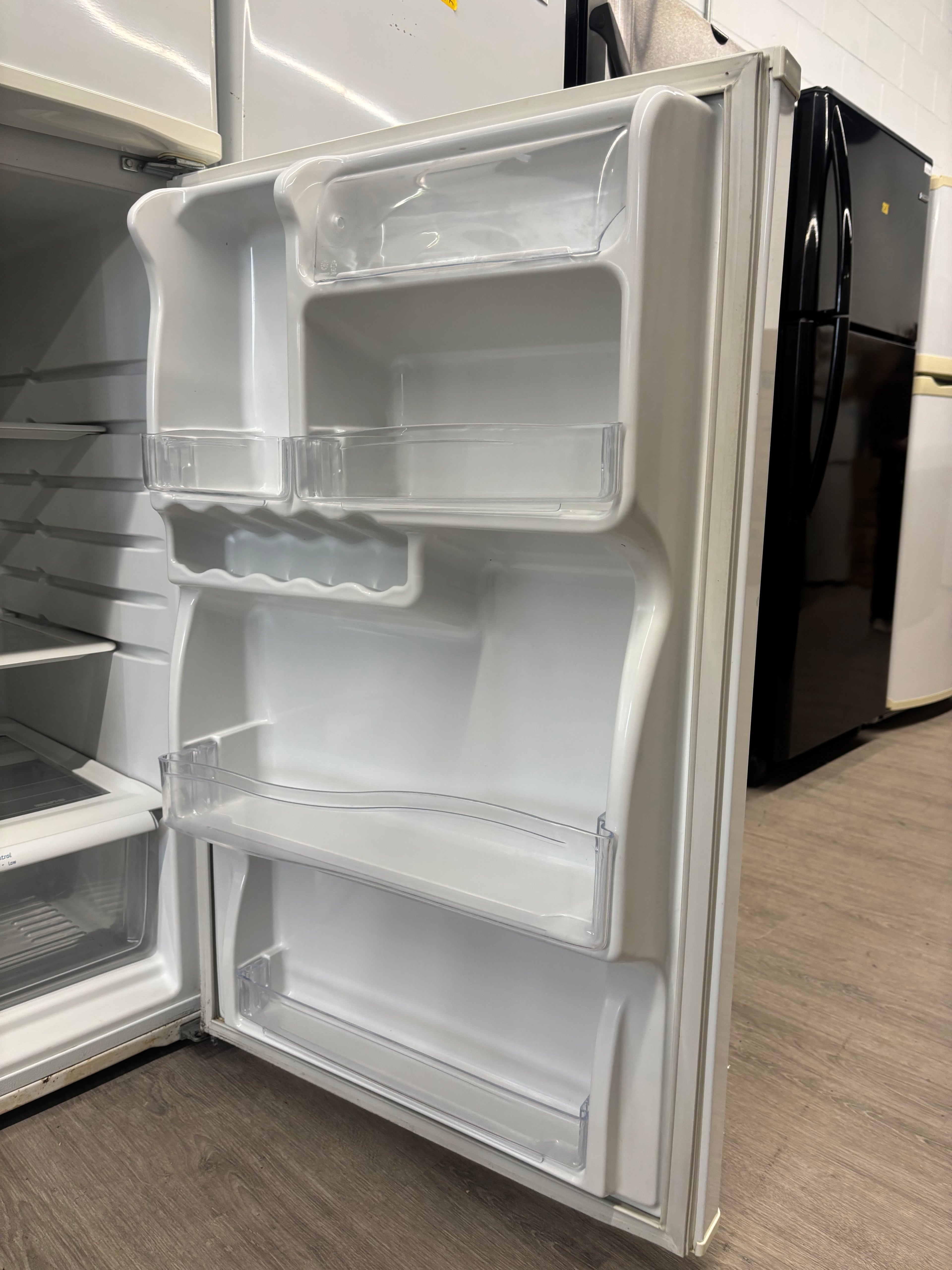 Inglis 28” Top Freezer Refrigerator - IPT164301