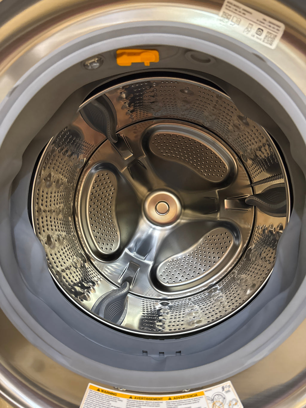 LG 27” Front Load Washer & Dryer Set (WM550HVA & DLEX5500V) 1 YEAR MANUFACTURER WARRANTY