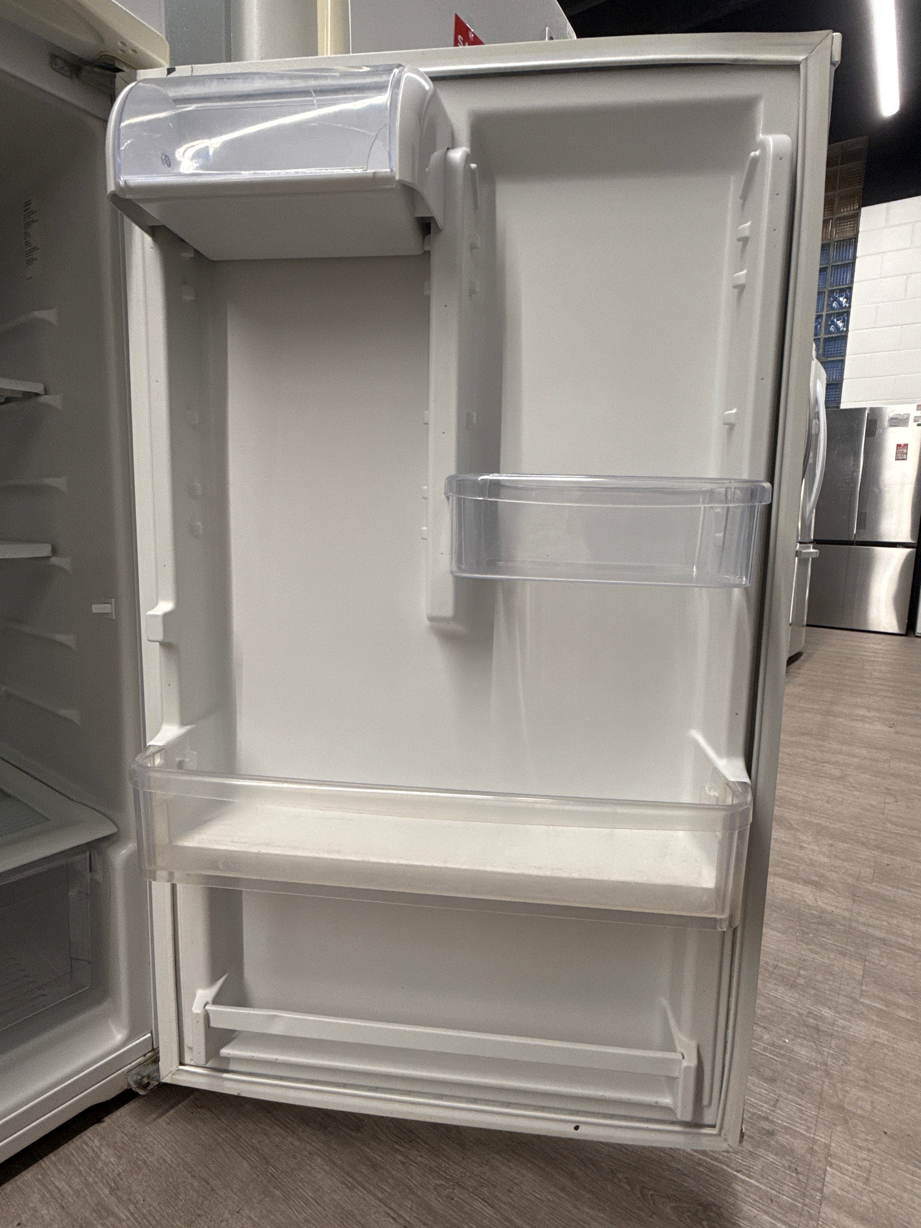 Whirlpool 28” Top Freezer Refrigerator - W8RXDGFXQ00