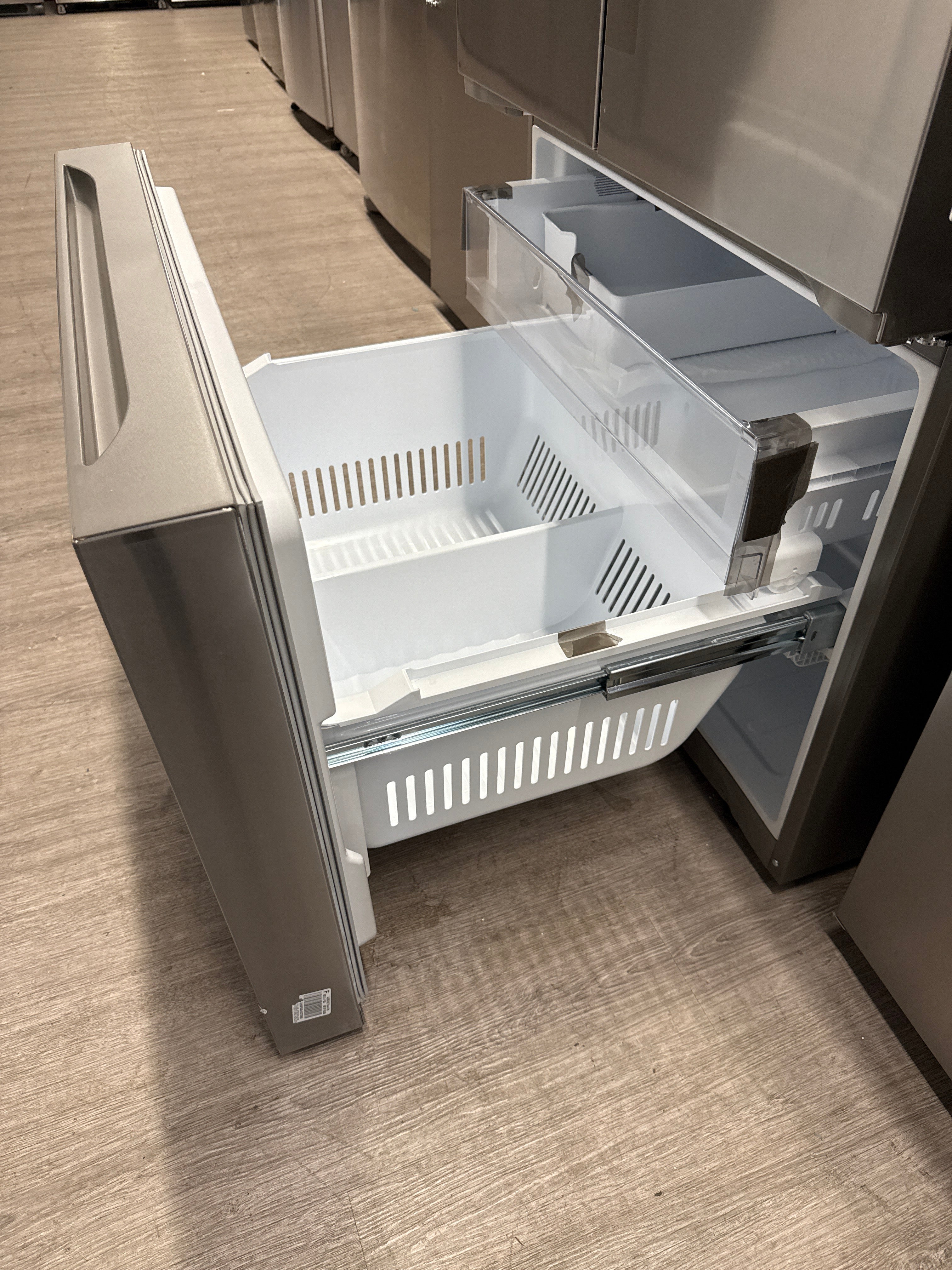 OPEN BOX- LG 33” French Door Refrigerator - LF25S6200S (1 Year Manufacturer Warranty)