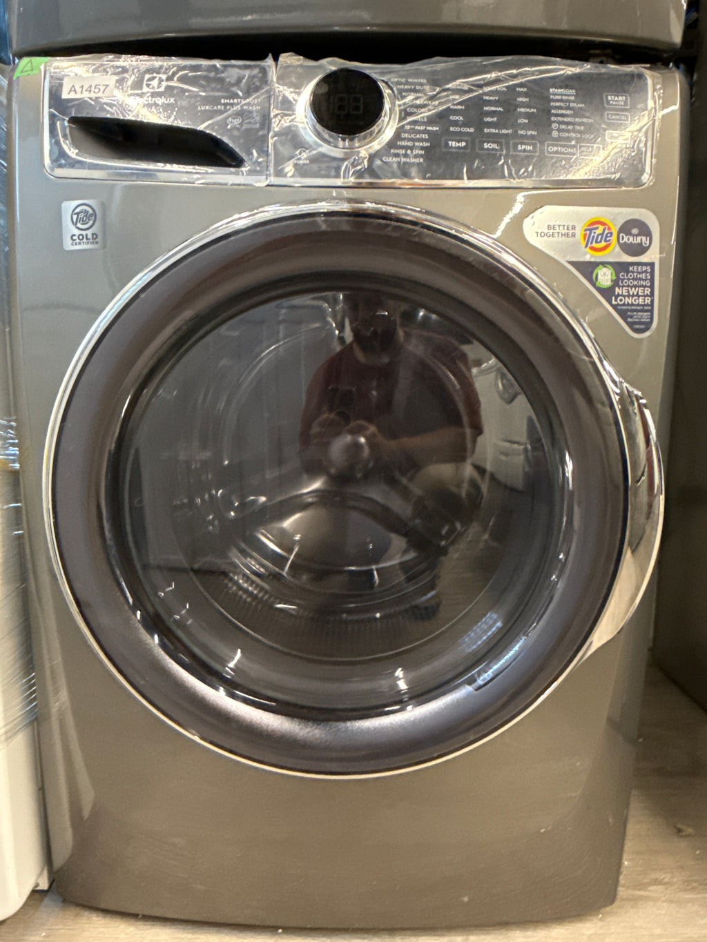 OPEN BOX - Electrolux 27" Front Load Washer - ELFW7637AT2