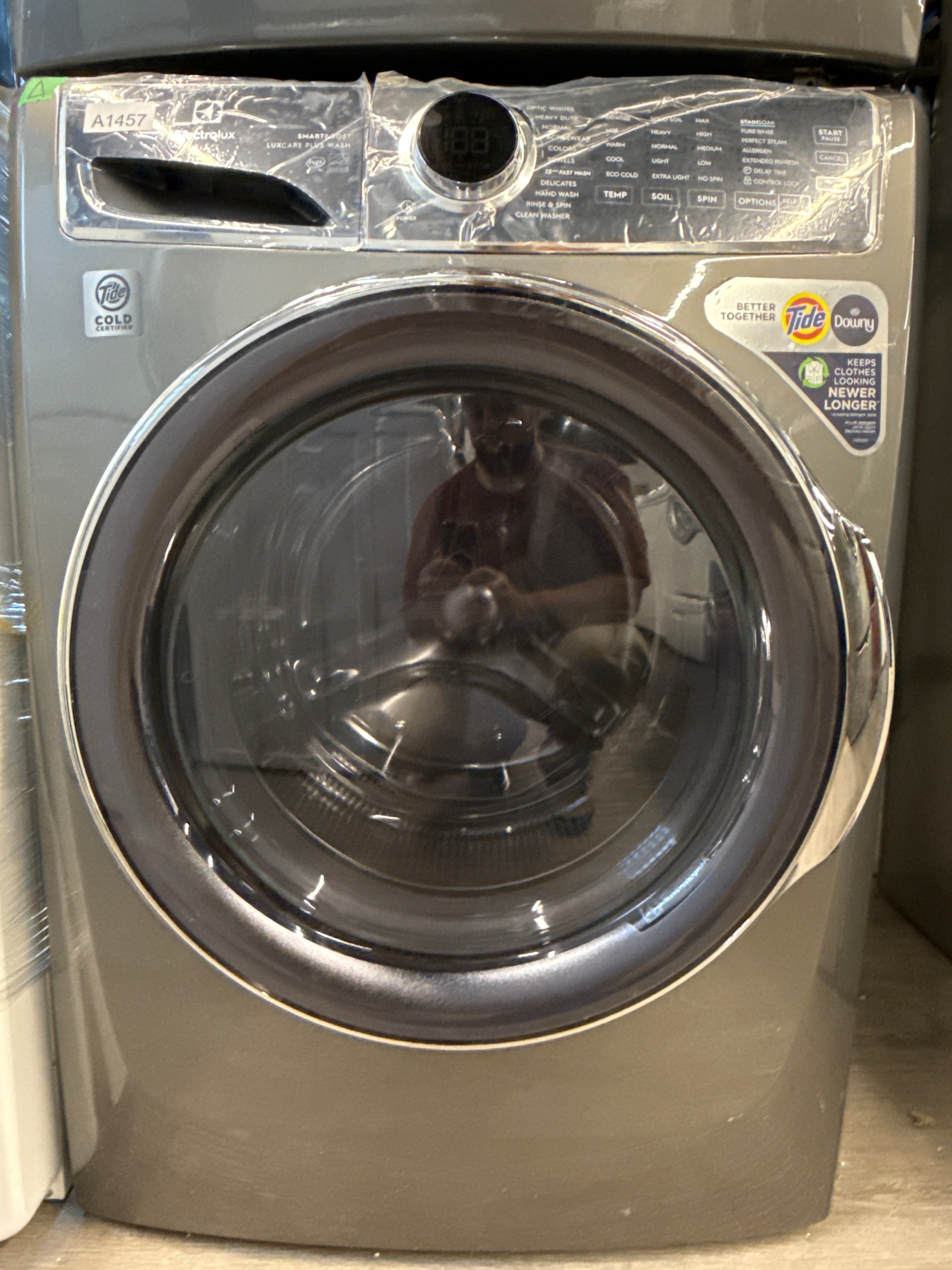 OPEN BOX - Electrolux 27" Front Load Washer - ELFW7637AT2