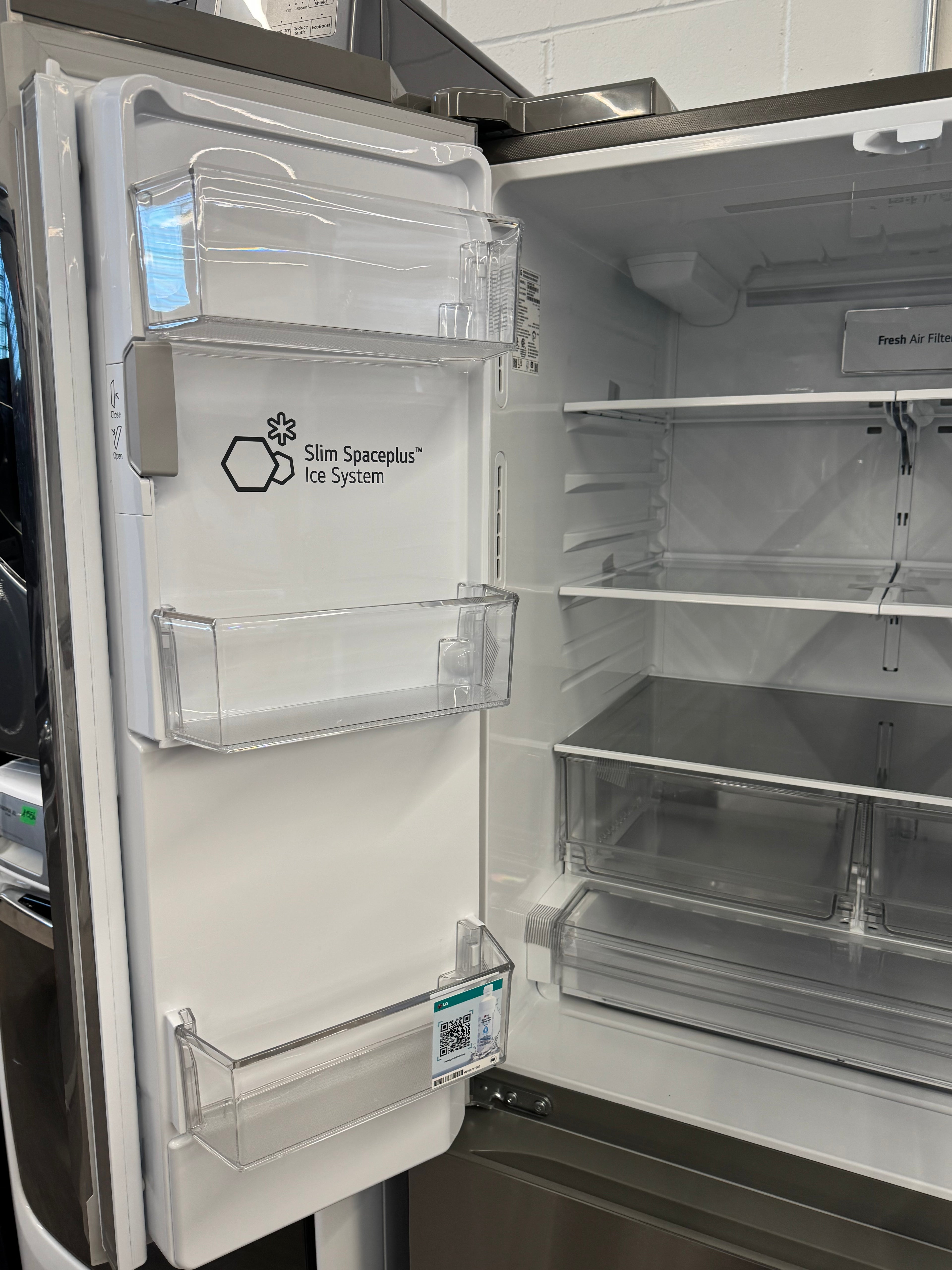 NEW - LG 33” French Door Fridge With Water & Ice Dispenser - LF25S6330S (1 YEAR MANUFACTURER WARRANTY)