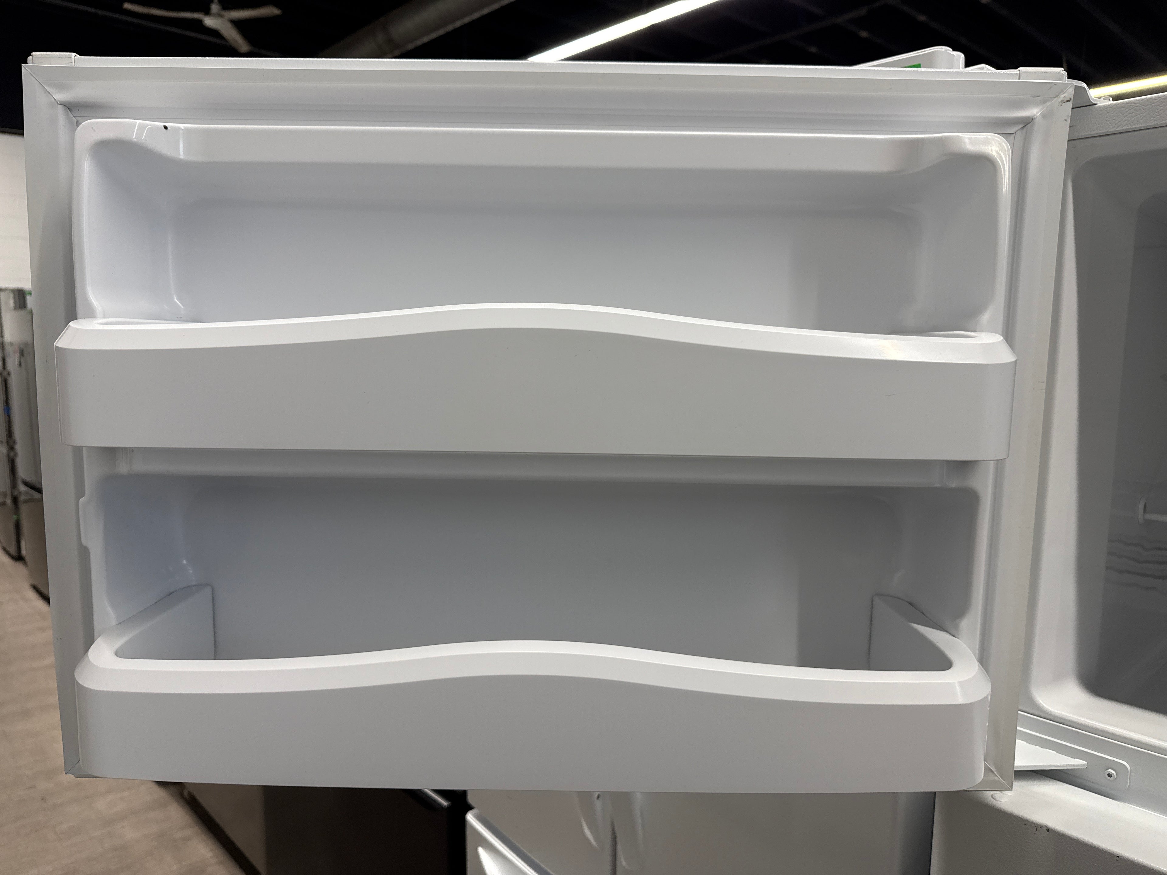 GE 30” Top Freezer Refrigerator - GTRCOHBZARWW