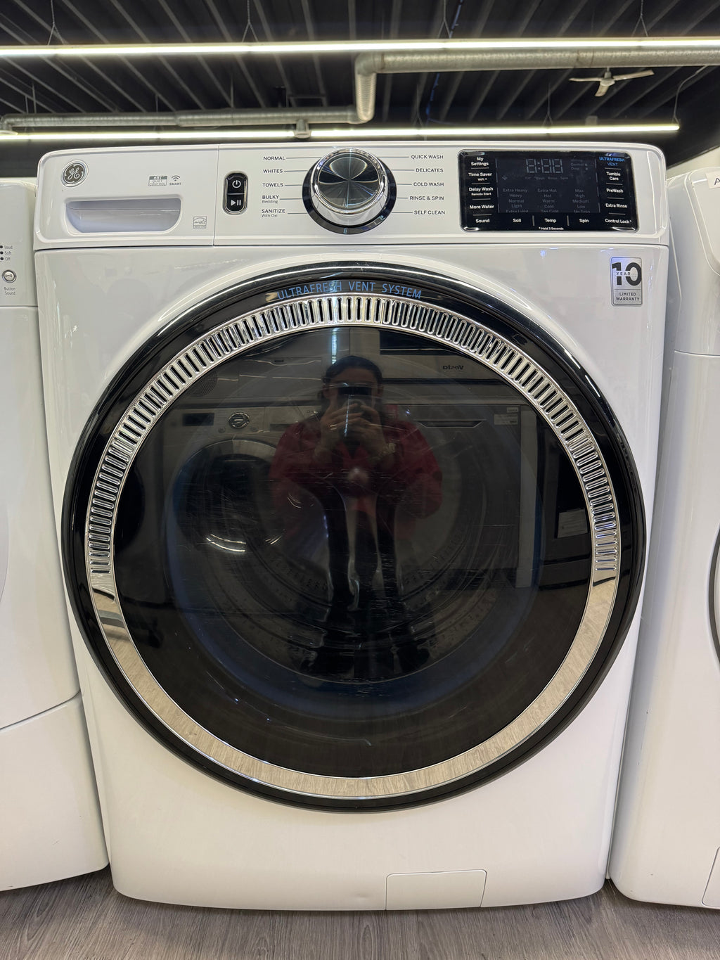 GE 28” Front Load Washer - GFW550SMNWW