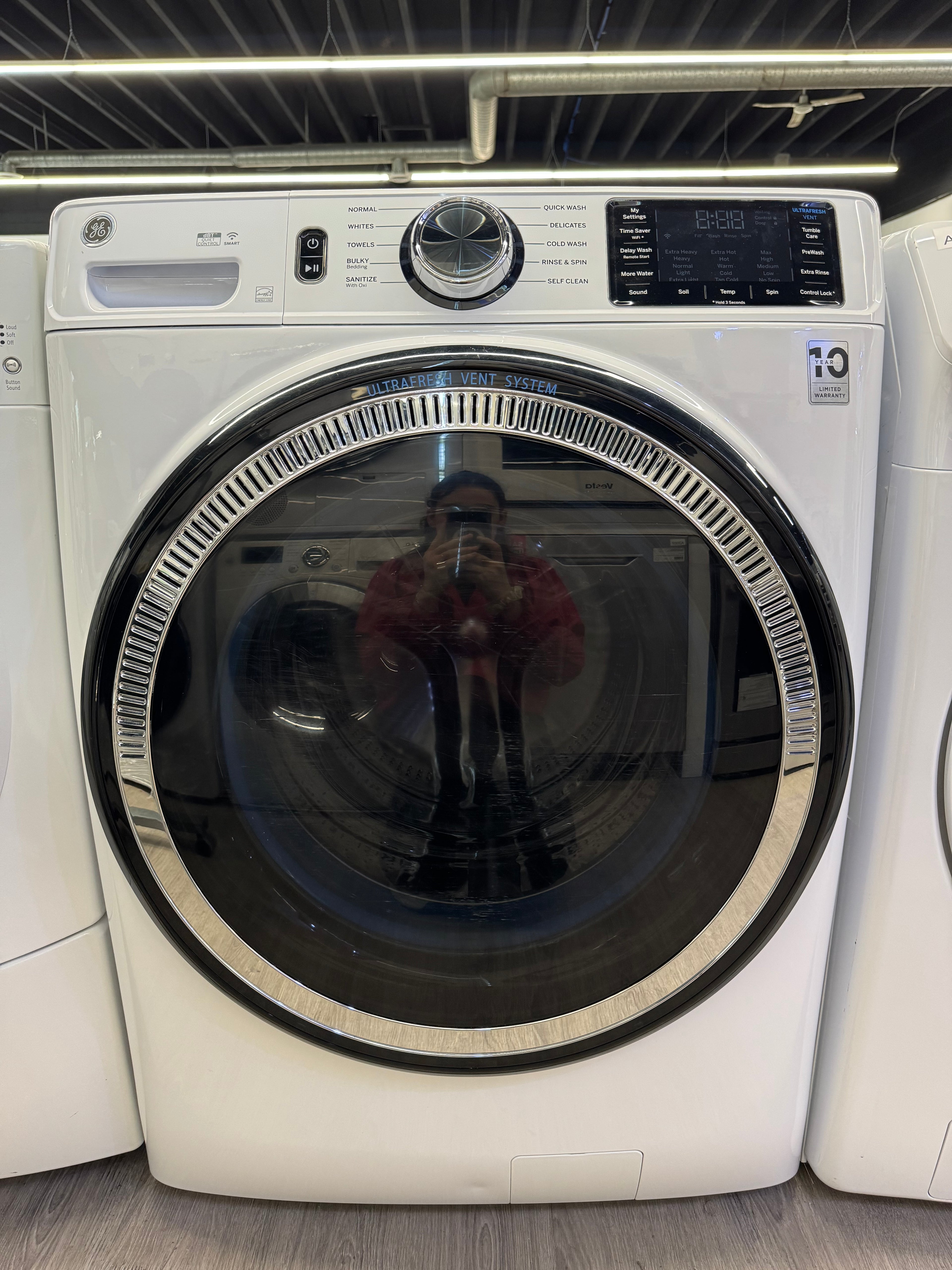 GE 28” Front Load Washer - GFW550SMNWW