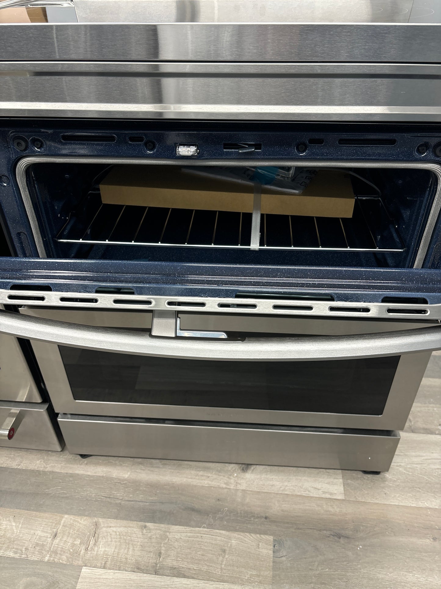 OPEN BOX - Samsung 30” Freestanding Glass Top Double Oven Range - NE63A6751SS