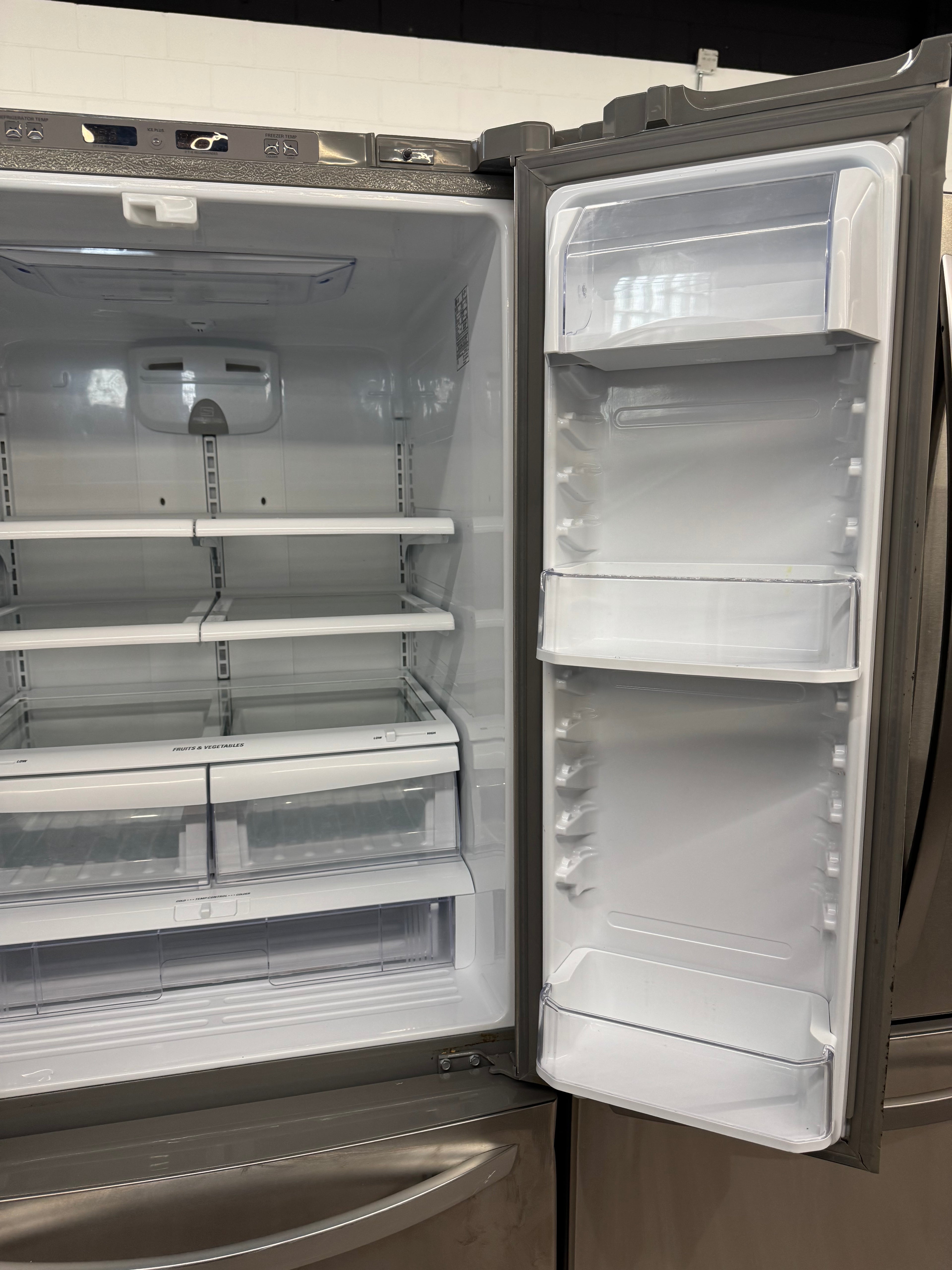 LG 30” French door Refrigerator - LFC20786ST/01