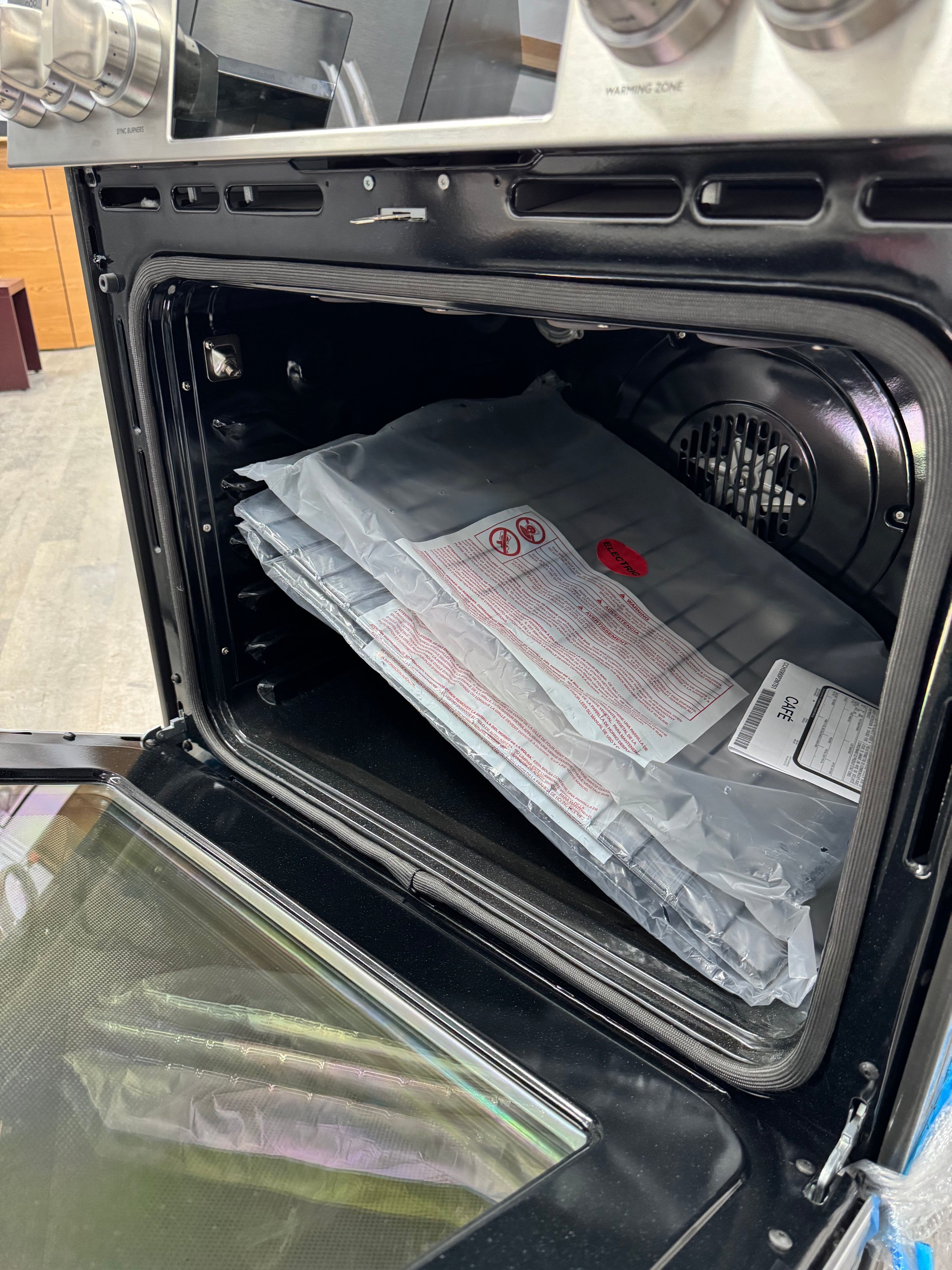 OPEN BOX - CAFÉ 30” Slide-In Induction Range - CCHS900P2M7S1