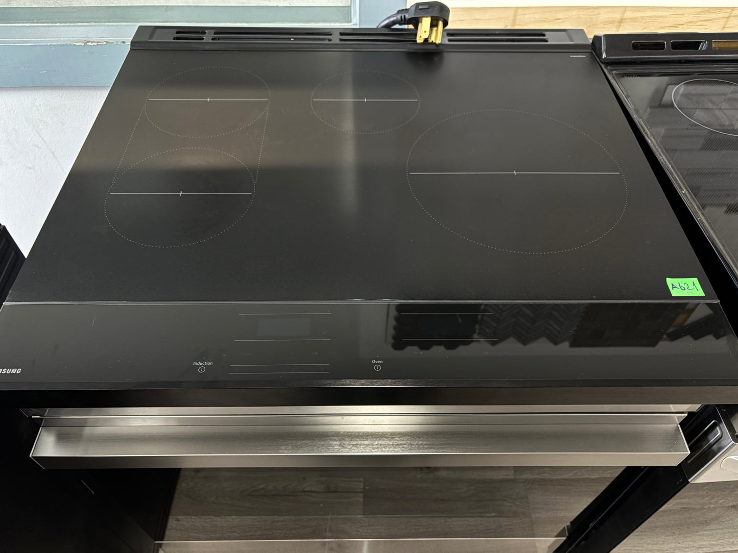 OPEN BOX - Samsung 30” Slide-In Induction Range - NSI6DG9500SRAC