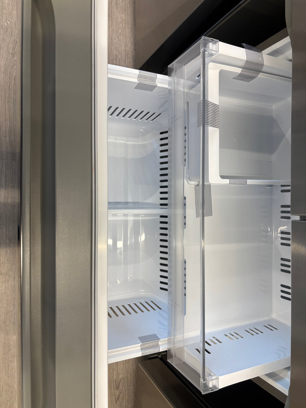 NEW - LG 33” Counter-Depth French Door Refrigerator - LF21C6200S/05 (1 YEAR MANUFACTURER WARRANTY)