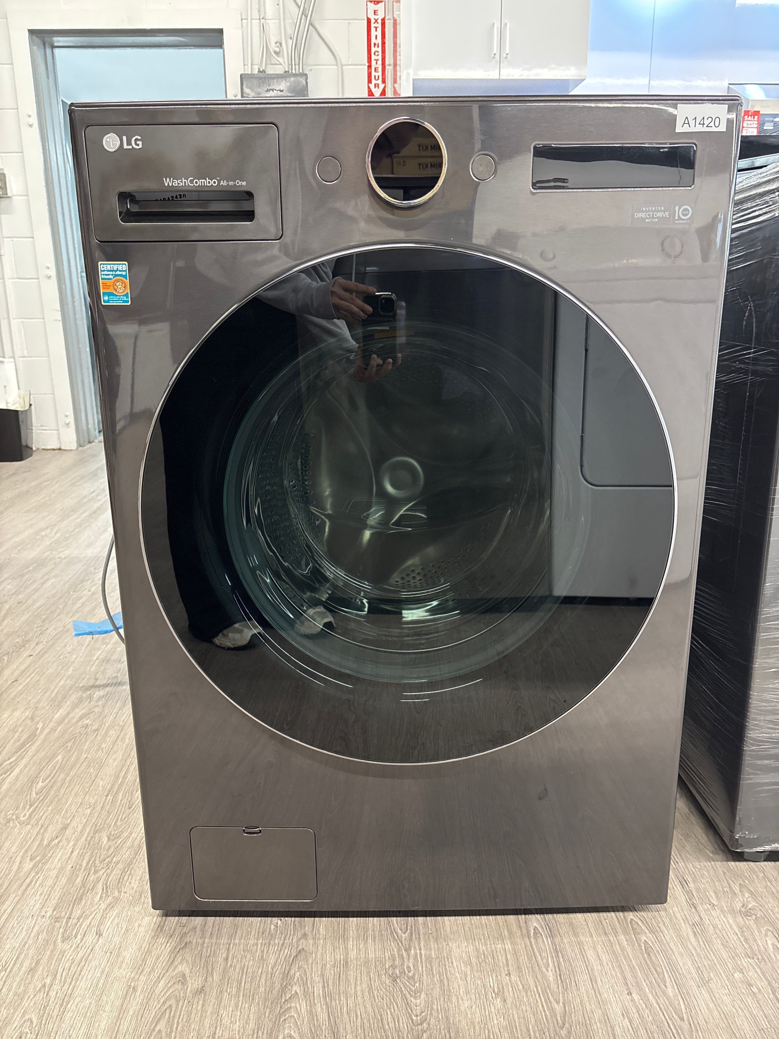 OPEN BOX - LG 27” All-in-One Washer and Dryer Combo - WM6998HBA - 1 YEAR LG WARRANTY
