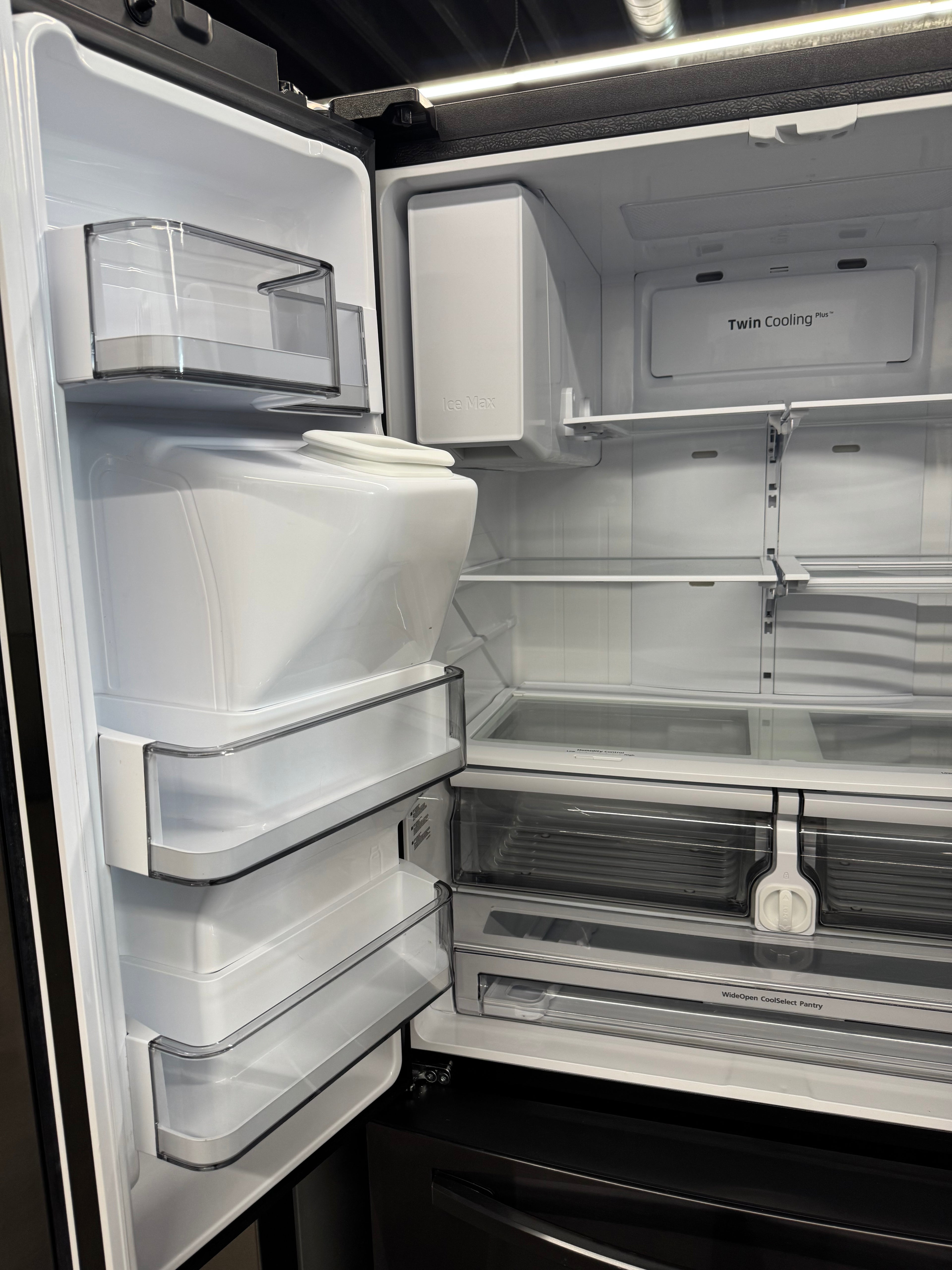 Samsung 36” Counter Depth French Door Refrigerator with Water & Ice Dispenser - RF23R6201SG