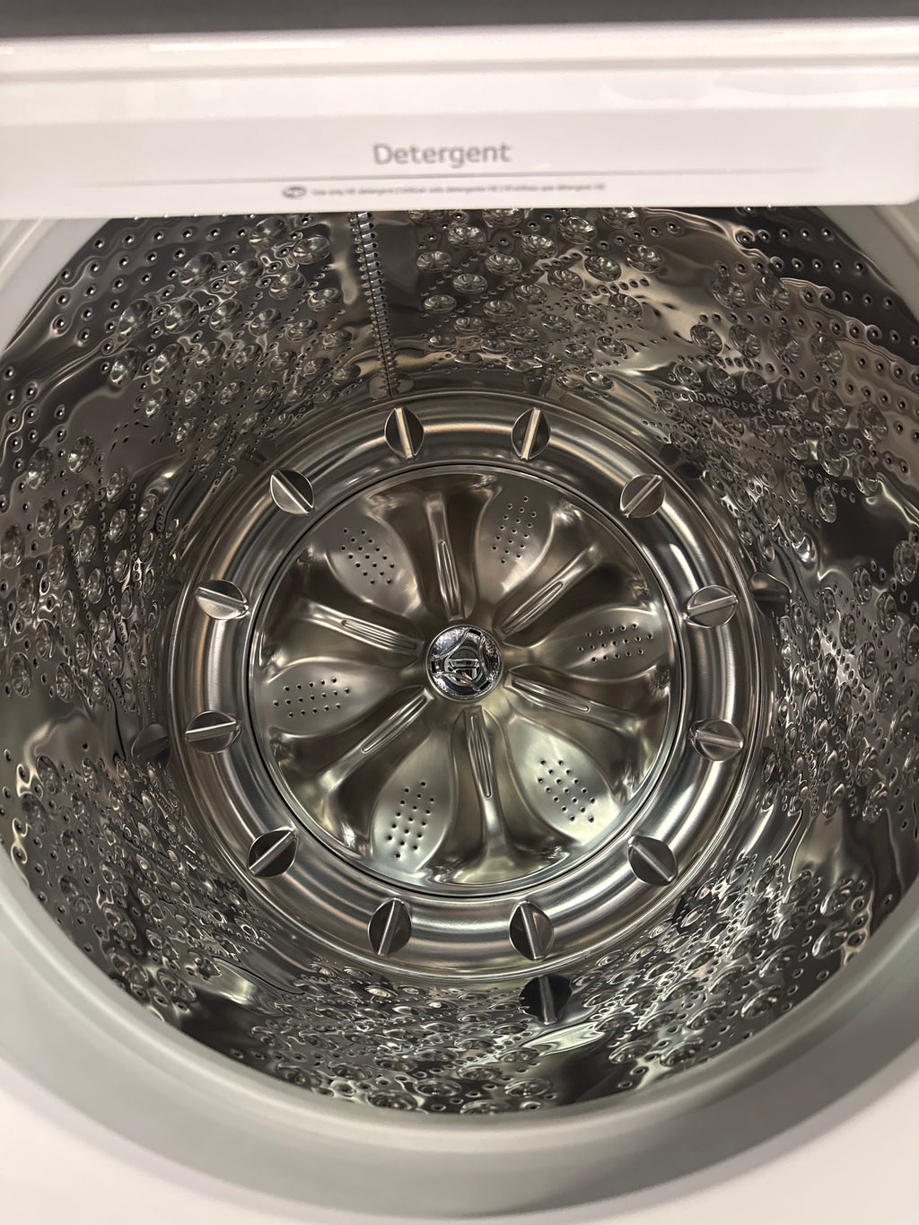 NEW - LG 27” Top Load Washer - WT8400CW (1 YEAR MANUFACTURER WARRANTY)