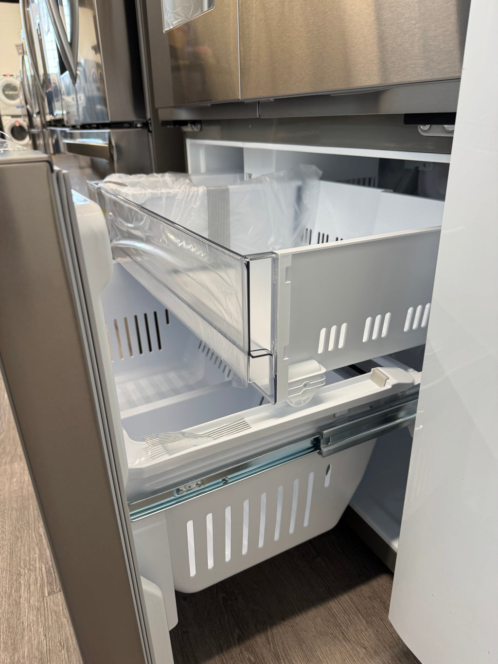 NEW - LG 36” Counter Depth French Door Fridge with Water & Ice Dispenser - LF24Z6530S (1 YEAR MANUFACTURER WARRANTY)
