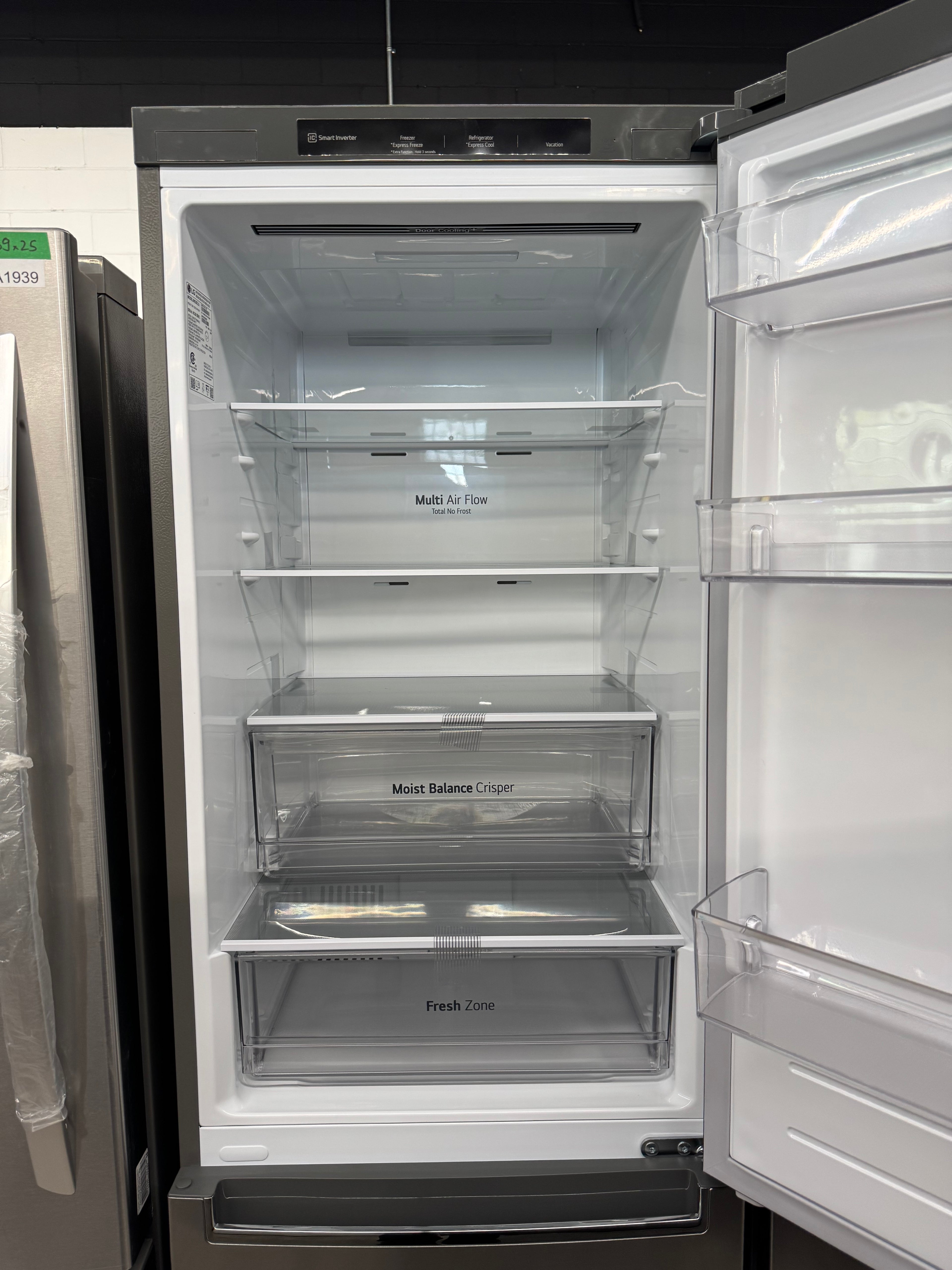 NEW - LG 24” Bottom Freezer Refrigerator - LBNC12231V (1 YEAR MANUFACTURER WARRANTY)
