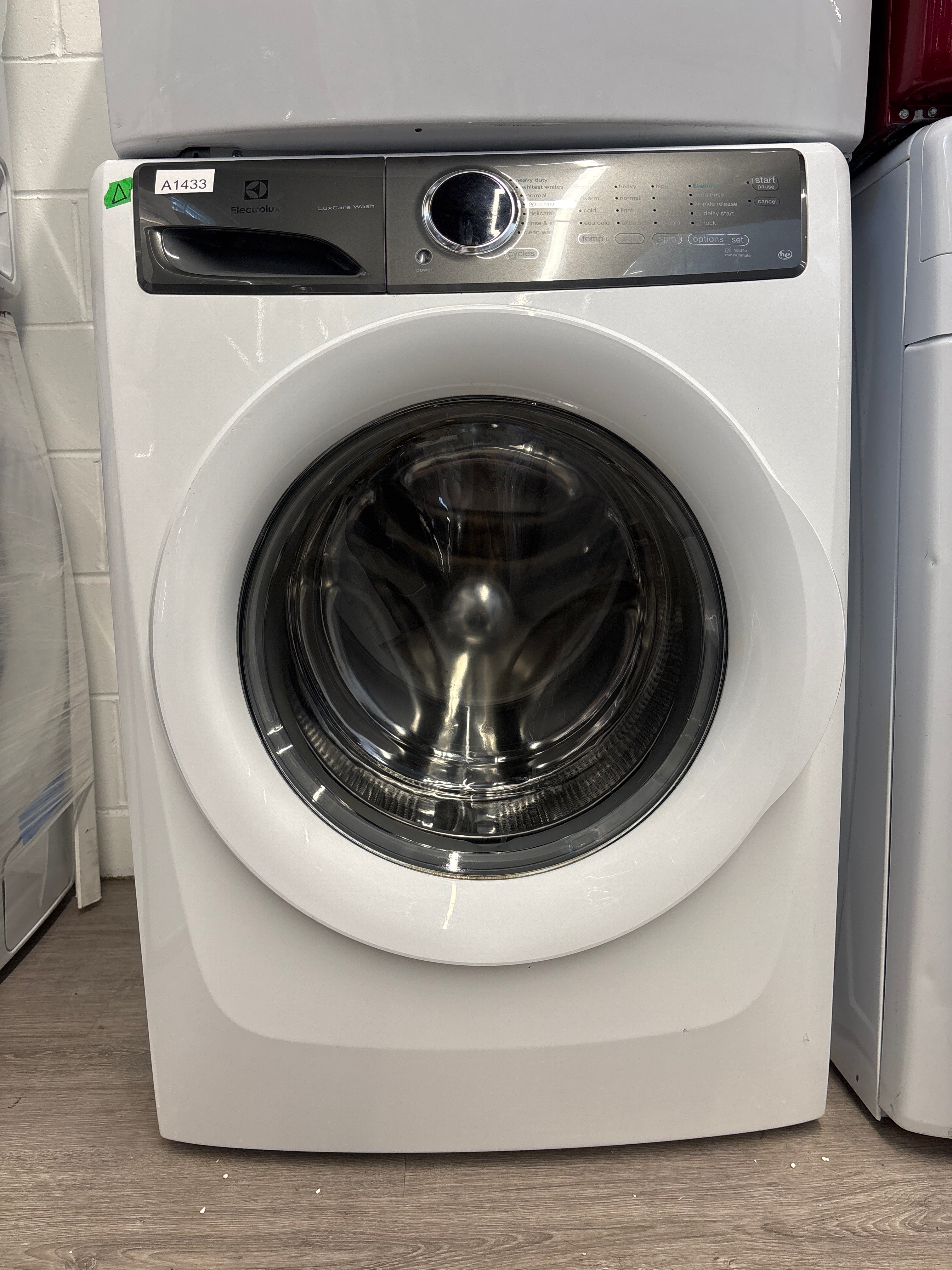 ELECTROLUX 27” Front load washer  - EFLW417SIW0