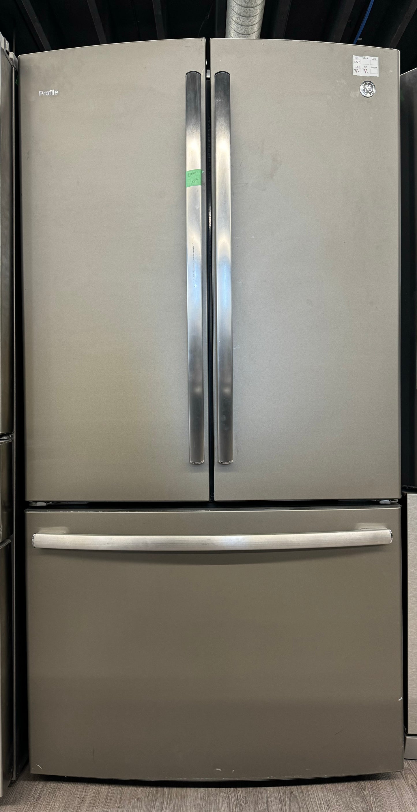 GE 36" FRENCH DOOR FRIDGE WITH ICE MAKER - GNE29GMHEES