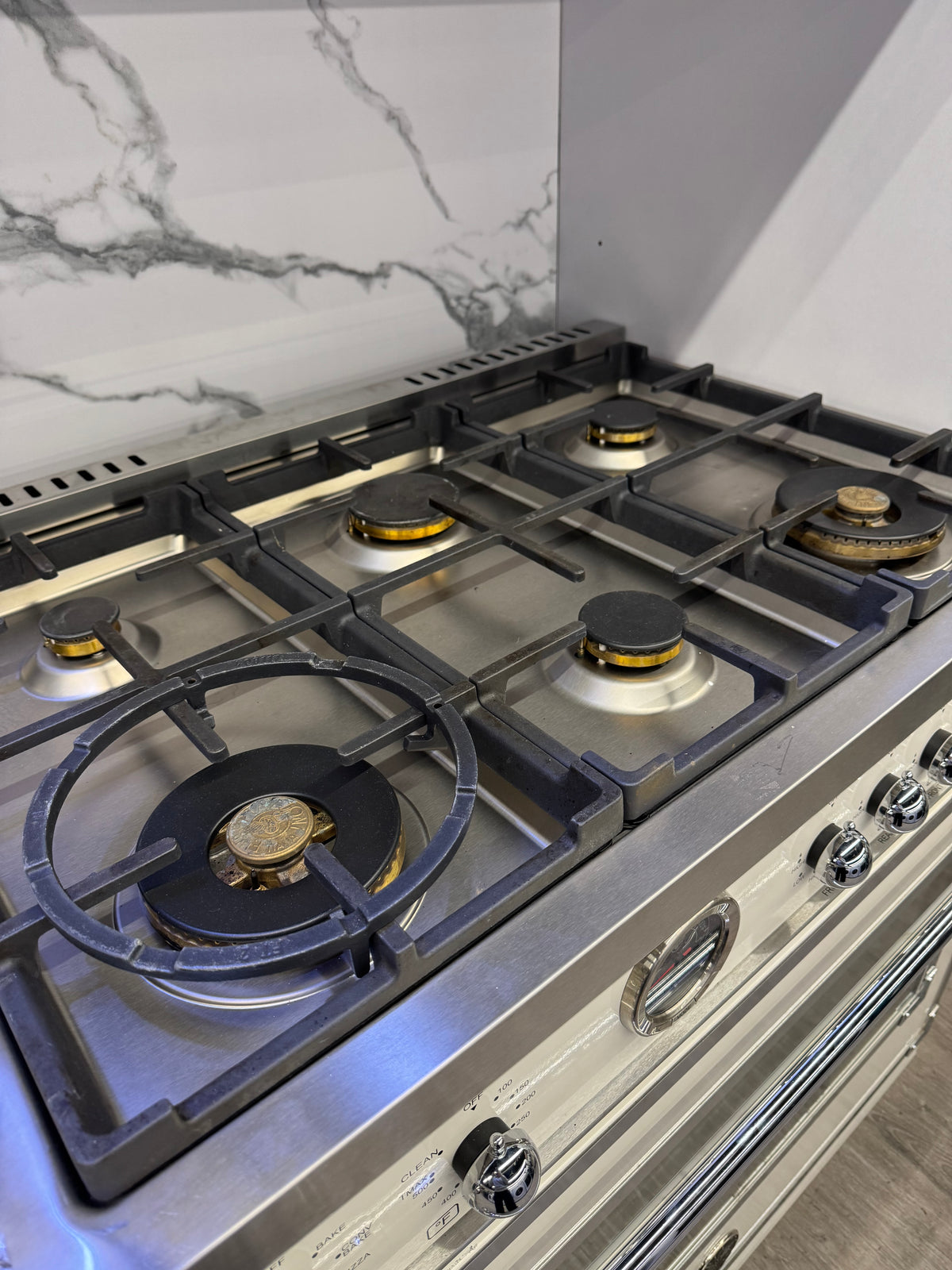 OPEN BOX Bertazzoni Heritage 36" Dual Fuel Range HER366BCFEPAVT – Avorio Ivory | Ottawa