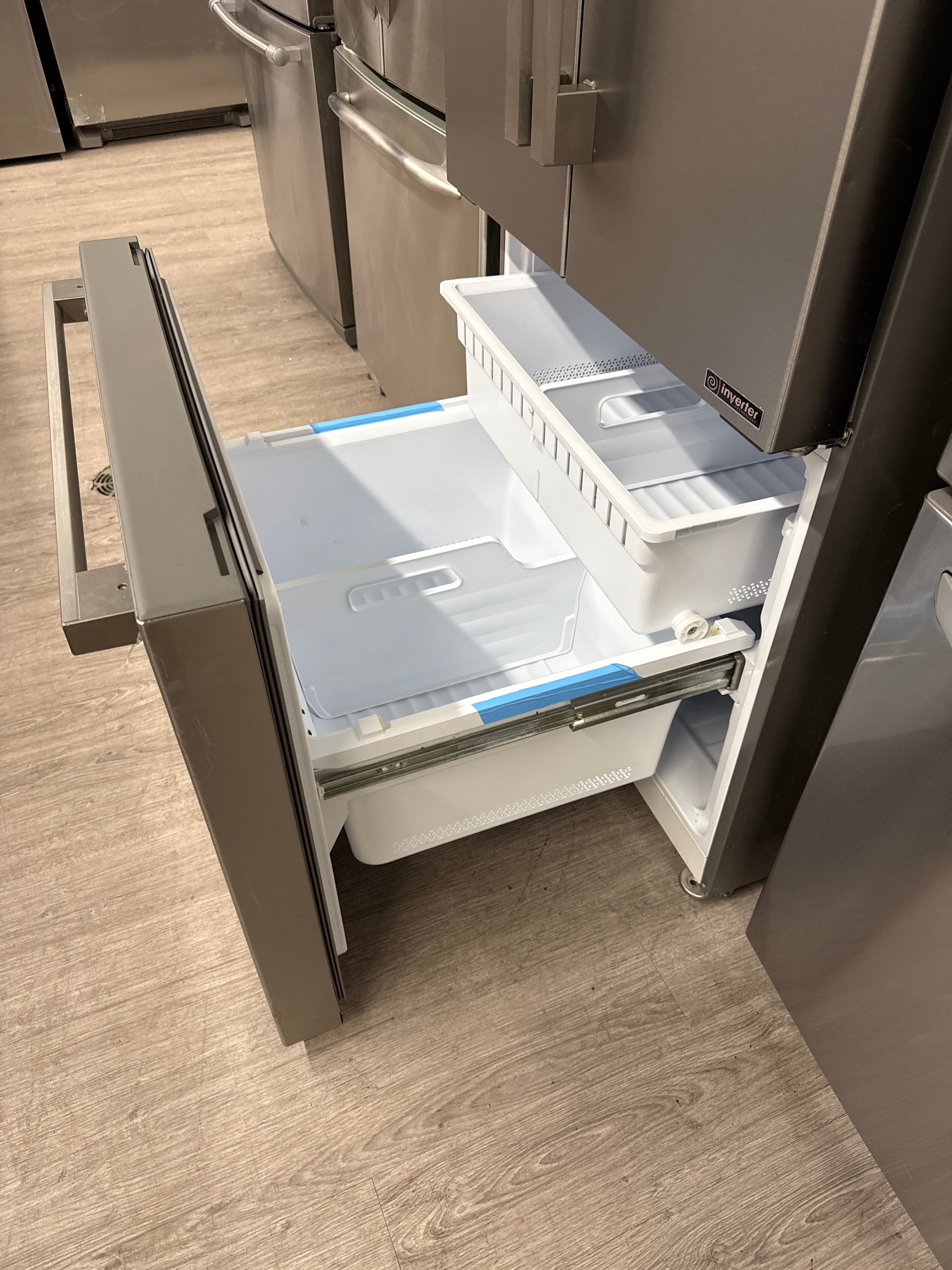 Hisense 30” French Door Refrigerator - RF210N6AHE
