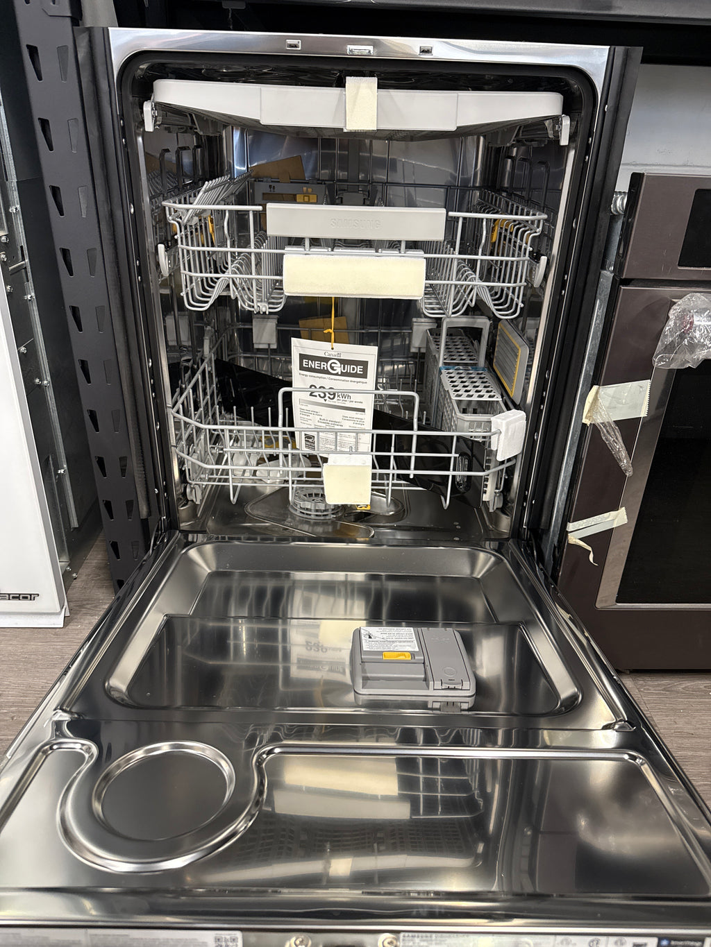 OPEN-BOX - Samsung 24" Dishwasher - DW80B7070AP
