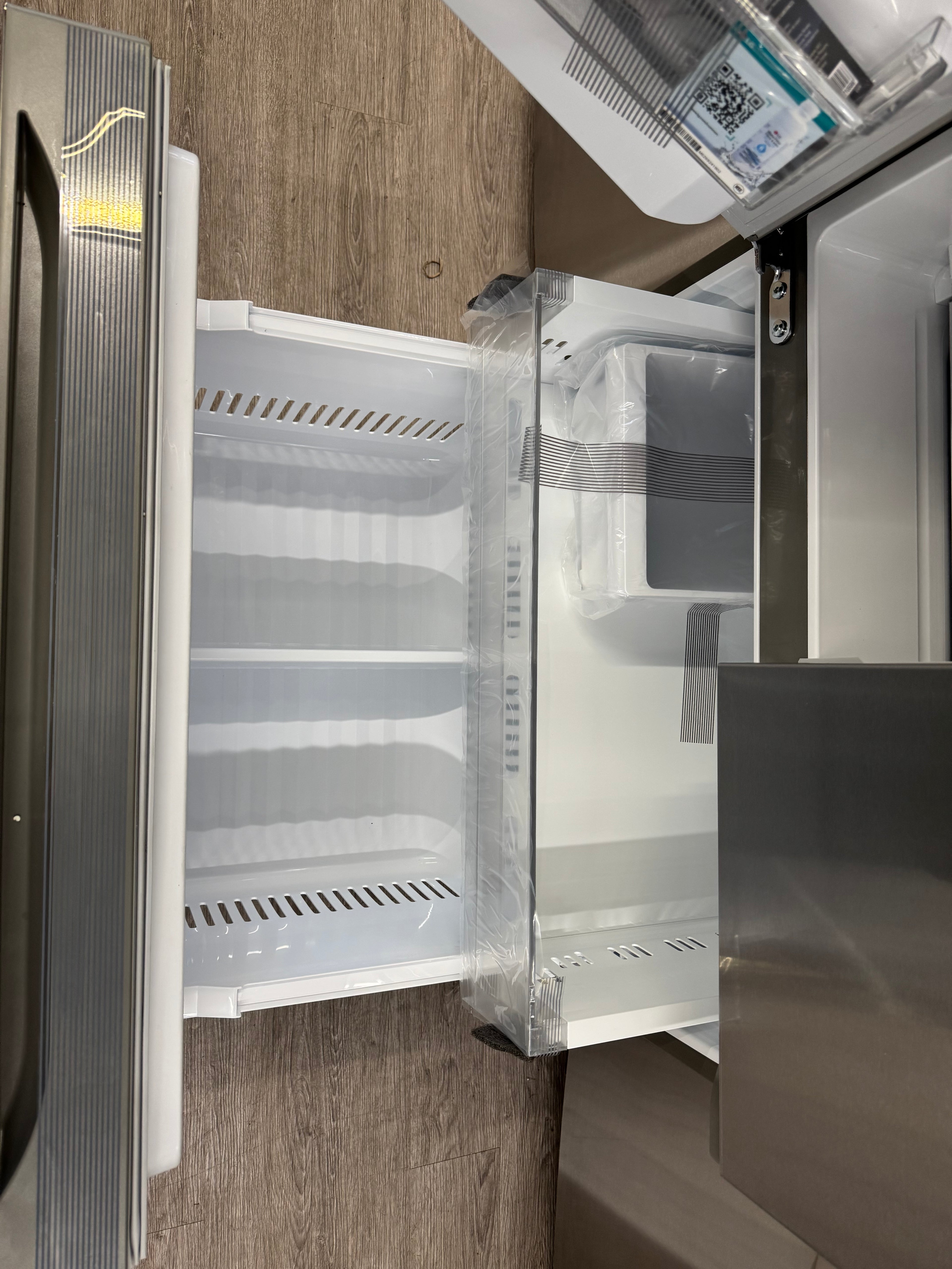 OPEN BOX - LG 33” French Door Fridge with Water & Ice Dispenser - LF25S6330S/05 LGW1