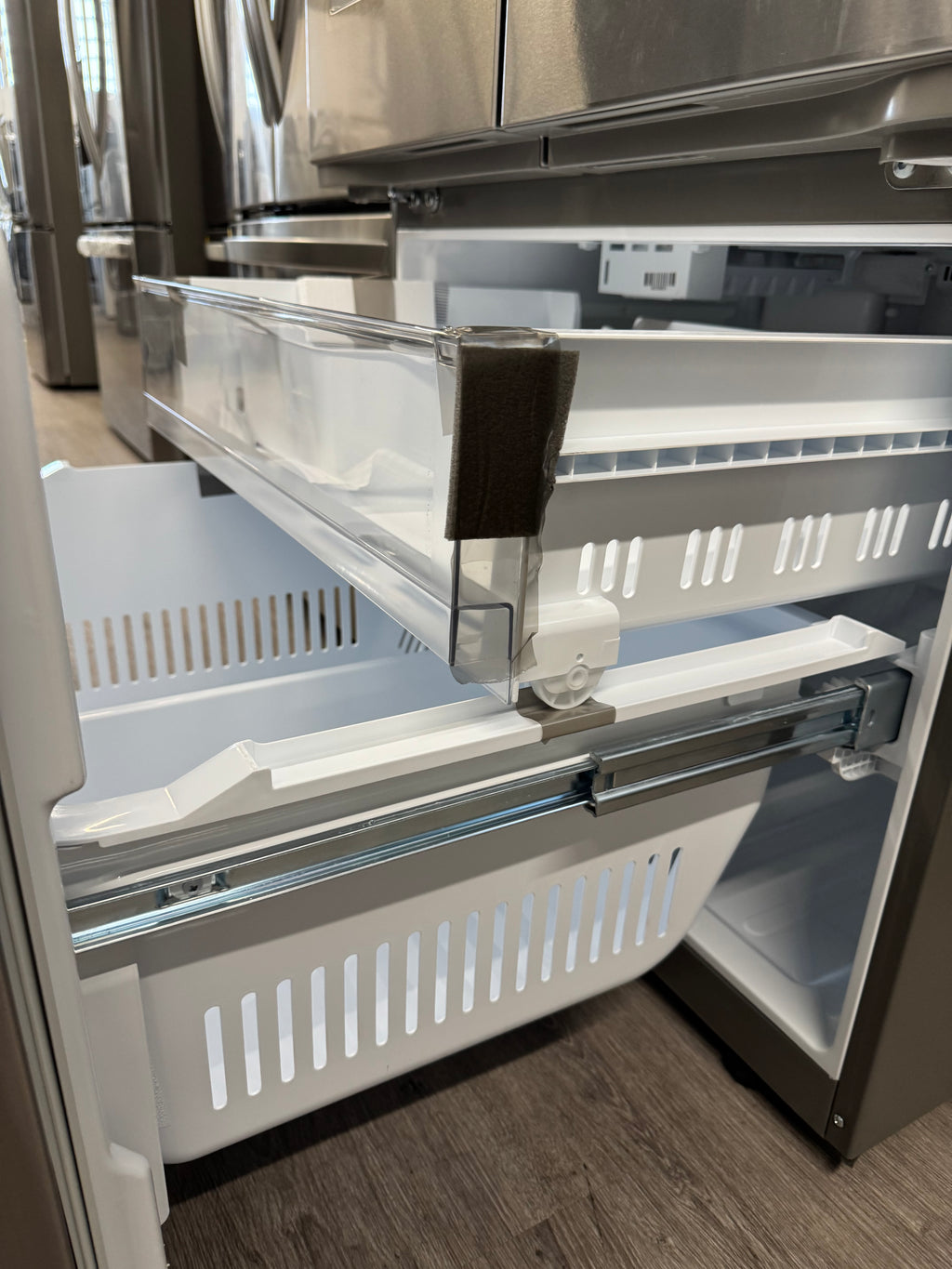 OPEN BOX - LG 33” French Door Refrigerator with Water & Ice Dispenser - LF25S6330S - 1 YEAR LG WARRANTY