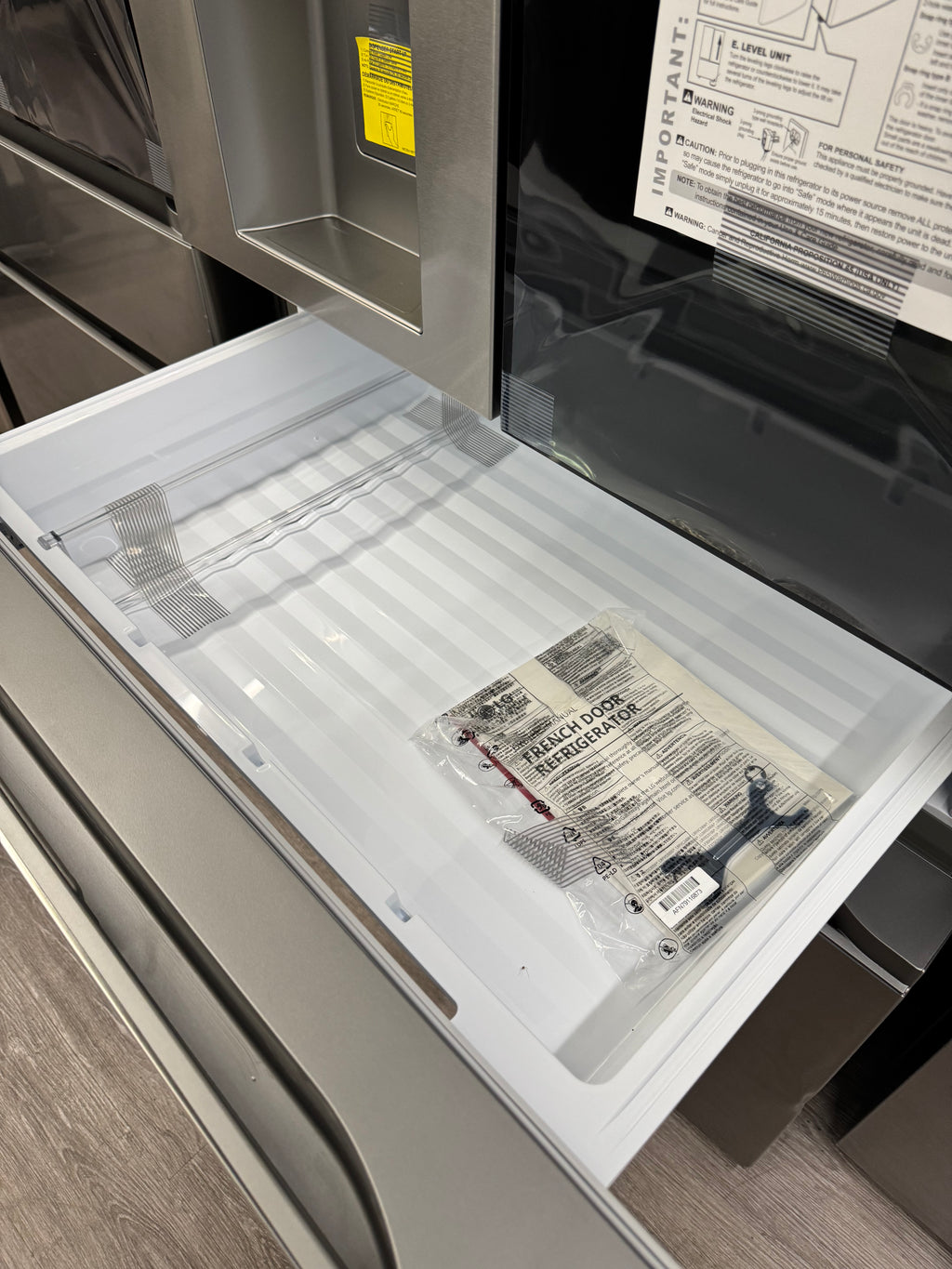 NEW - LG 36” French Door Fridge With water Dispenser - LF29S8365S (1 YEAR MANUFACTURER WARRANTY)