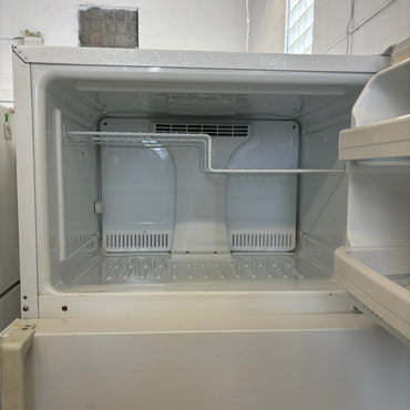 GE 28” Top Freezer Refrigerator - CTS18FBSBRWW