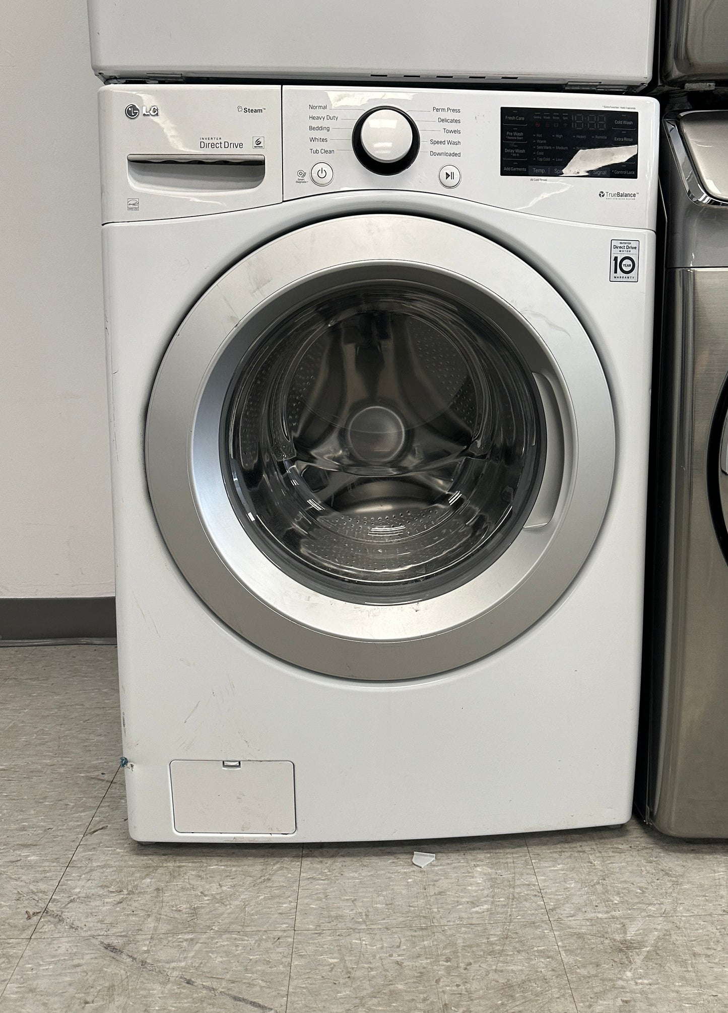 LG 27 Washer/Dryer Set- WM3500CW