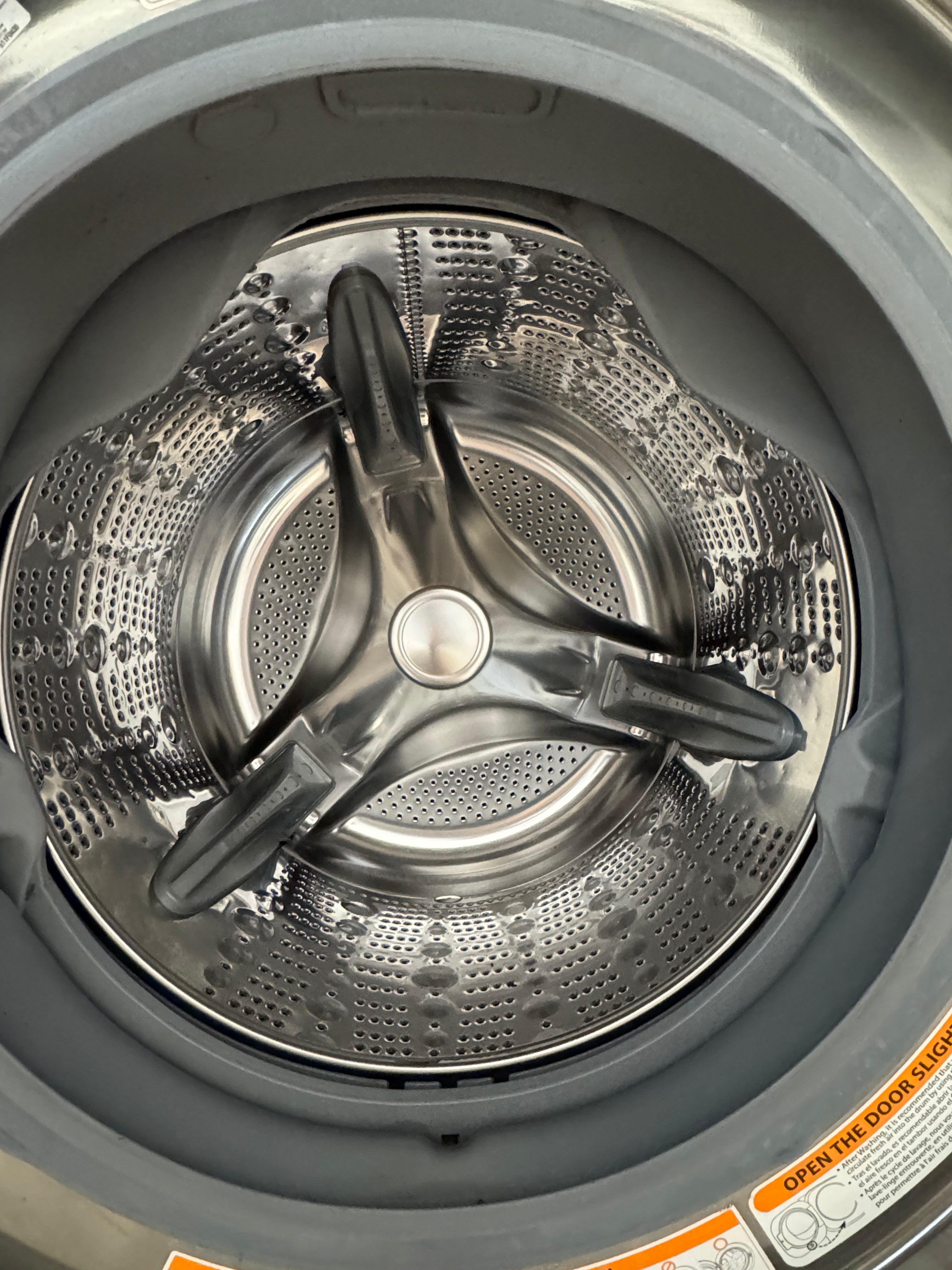 LG 27” Front Load Washer & Dryer Set (WM3650HVA & DLEX2550V)