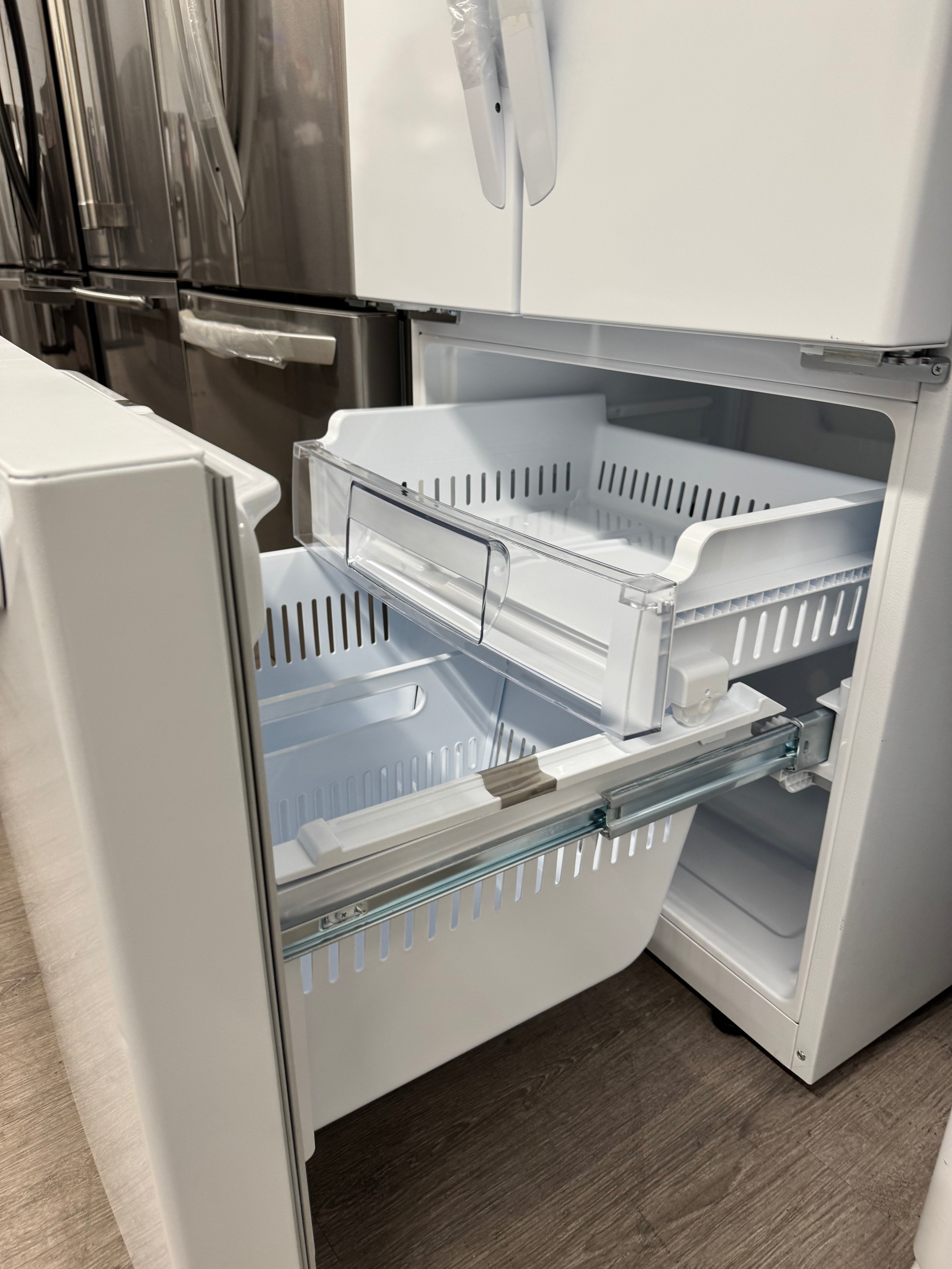 NEW - LG 30” French Door Refrigerator - LRFNS2200W (1 YEAR MANUFACTURER WARRANTY)