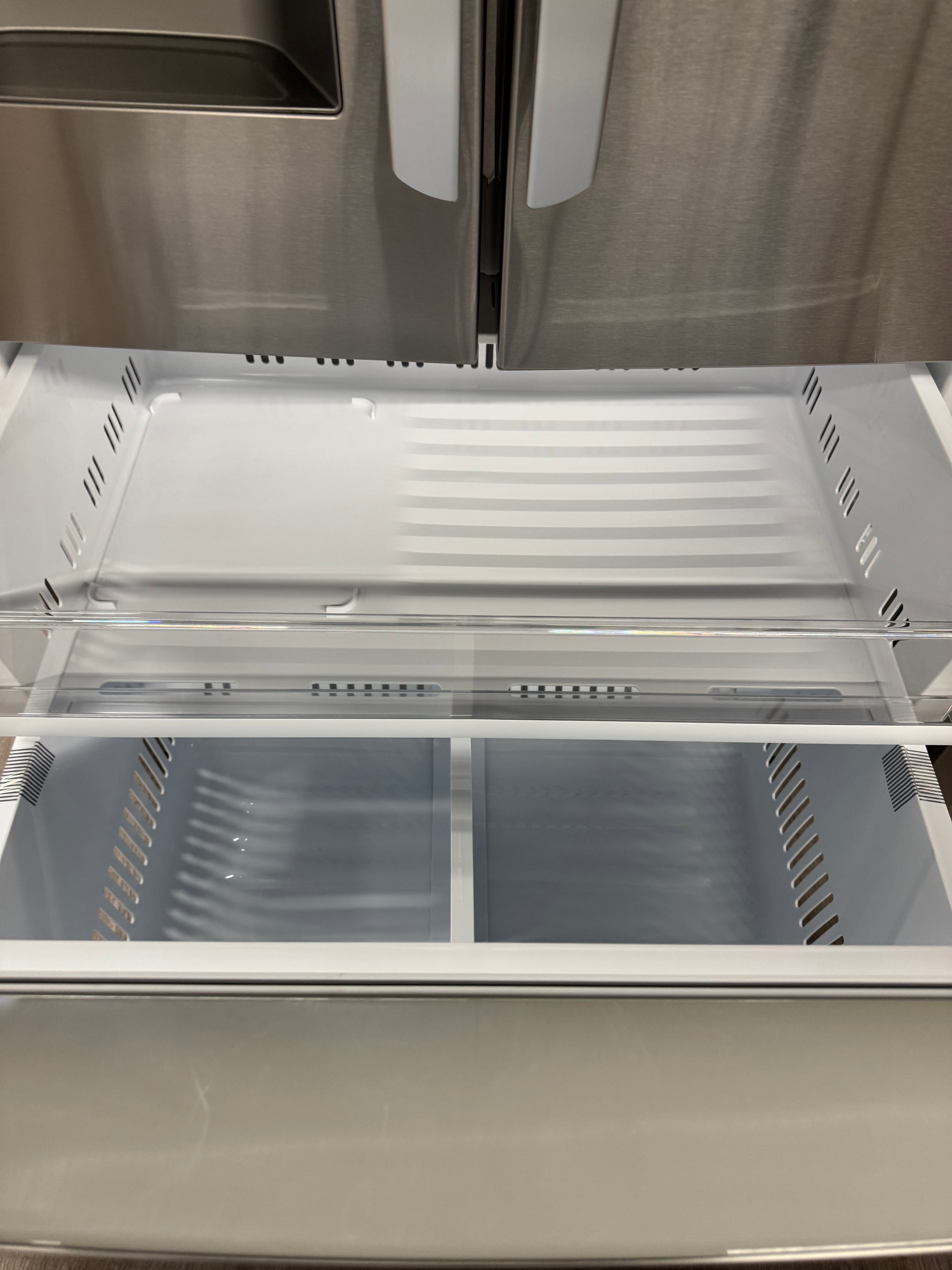 LG 36” French Door Fridge with Water Dispenser- LRFS28XBS (1 YEAR MANUFACTURER WARRANTY)