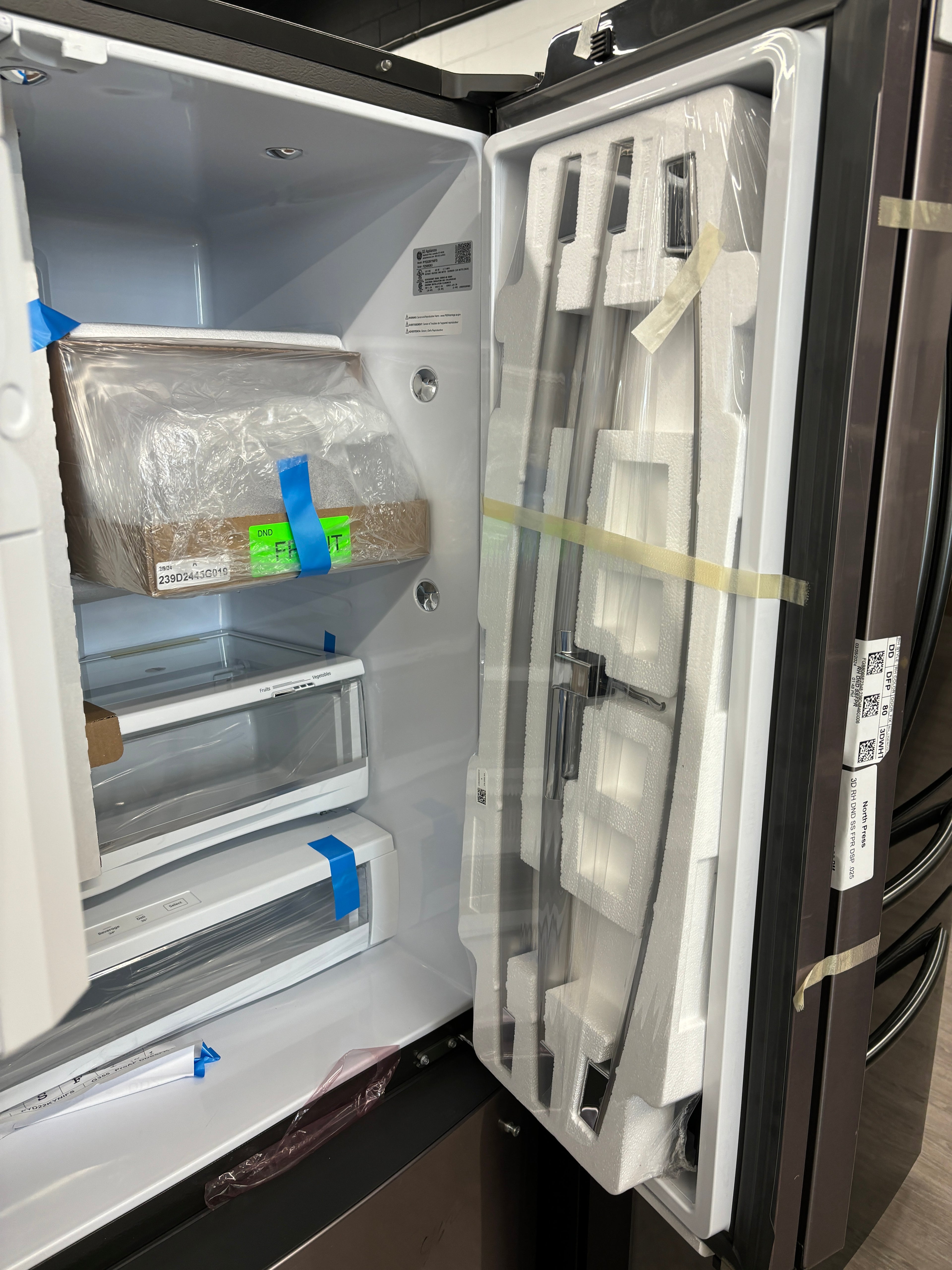 OPEN BOX - GE 36" French Door with Water Dispenser Refrigerator