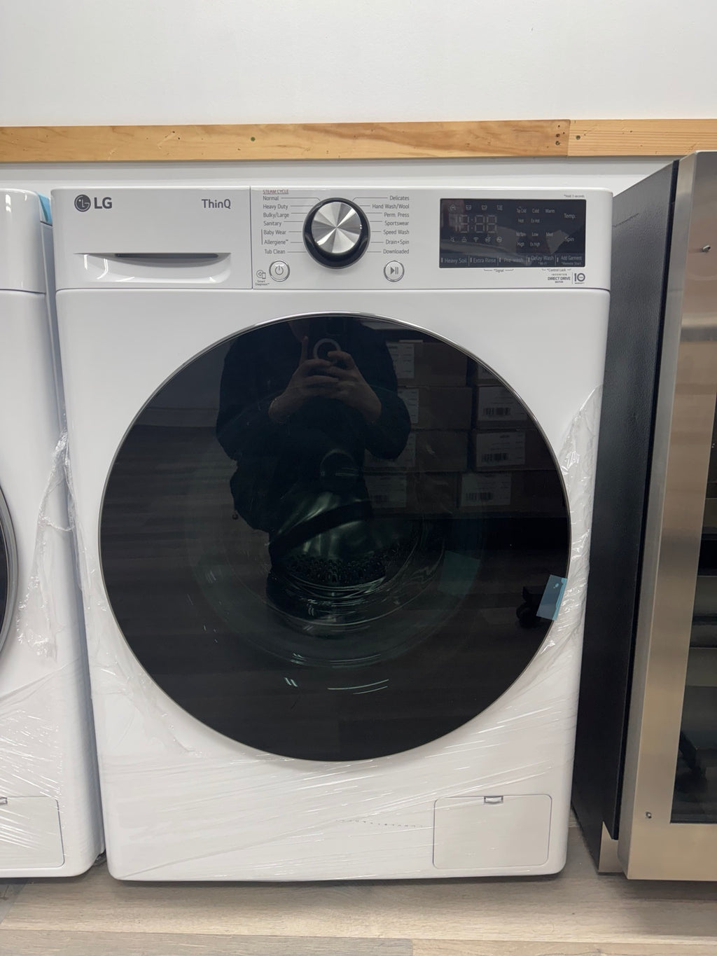 NEW LG WM1455HWA compact 24 inch front load washer The Home Store Ottawa photo 1