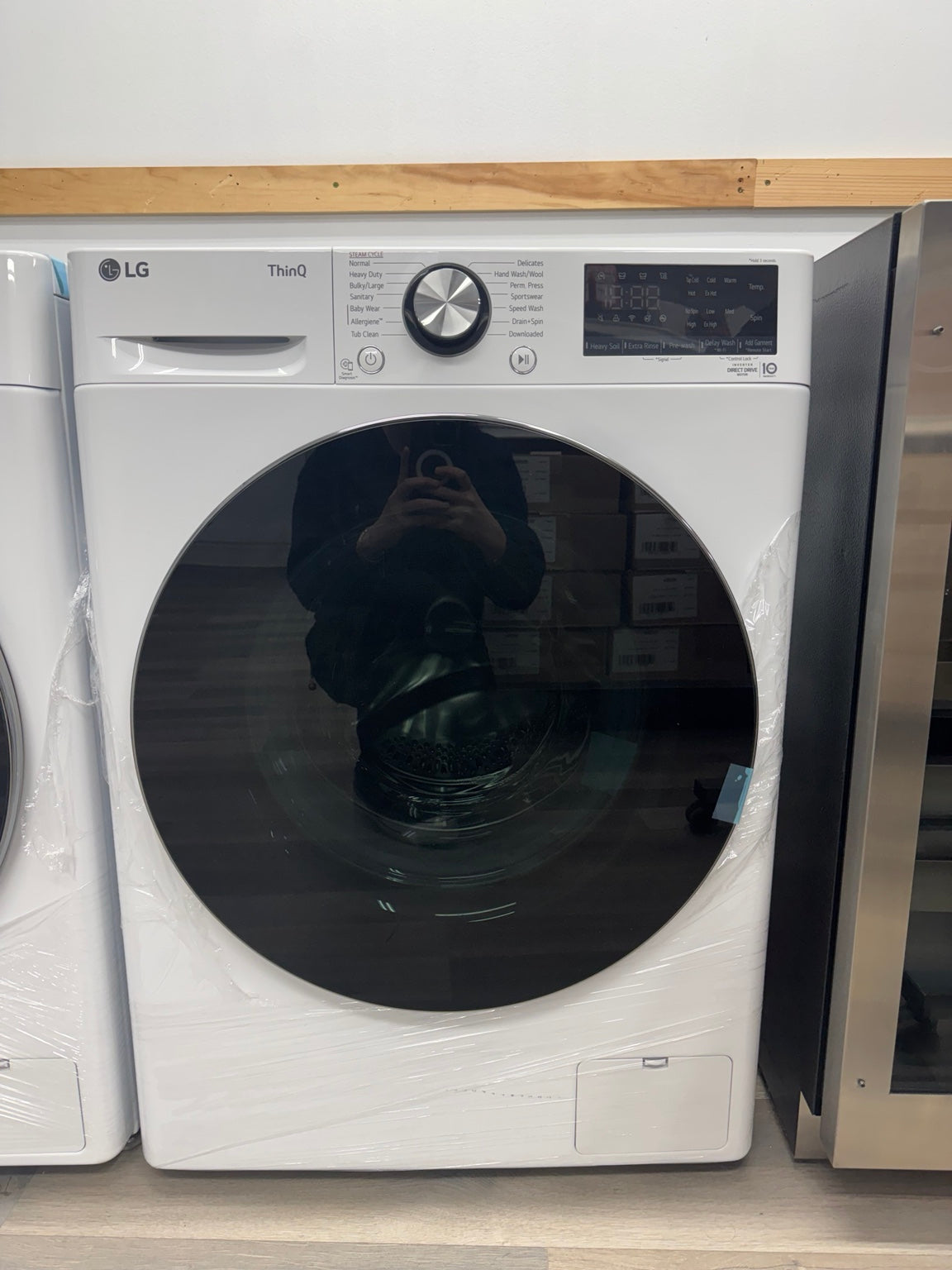 NEW LG WM1455HWA compact 24 inch front load washer The Home Store Ottawa photo 1