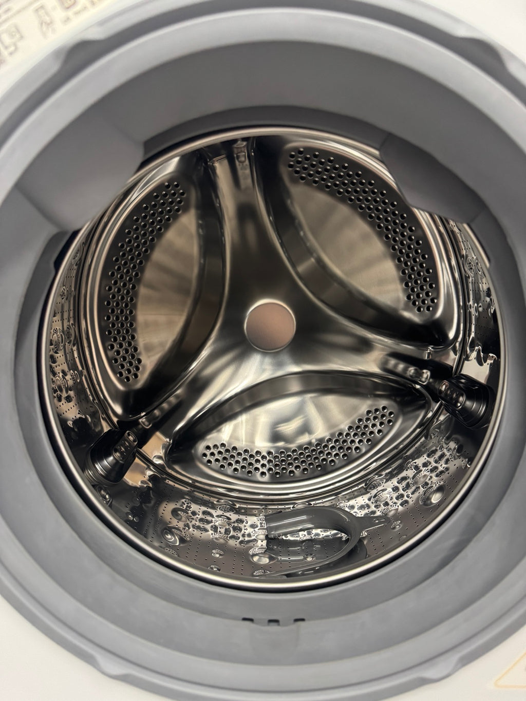 NEW LG WM1455HWA compact 24 inch front load washer The Home Store Ottawa photo 6