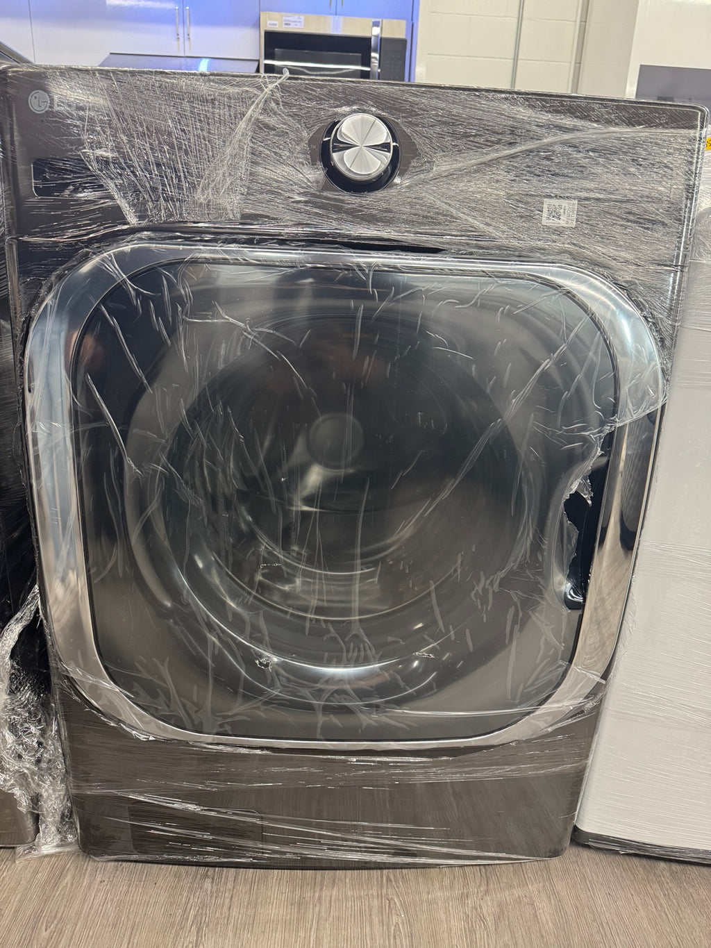 LG WM8900HBA 29” 6.0 cu. ft. Front Load Washer – Black Steel