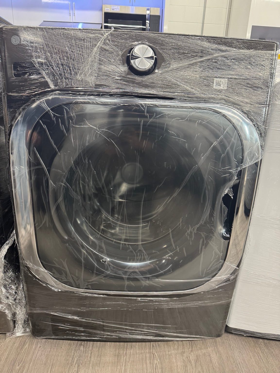 LG WM8900HBA 29” 6.0 cu. ft. Front Load Washer – Black Steel