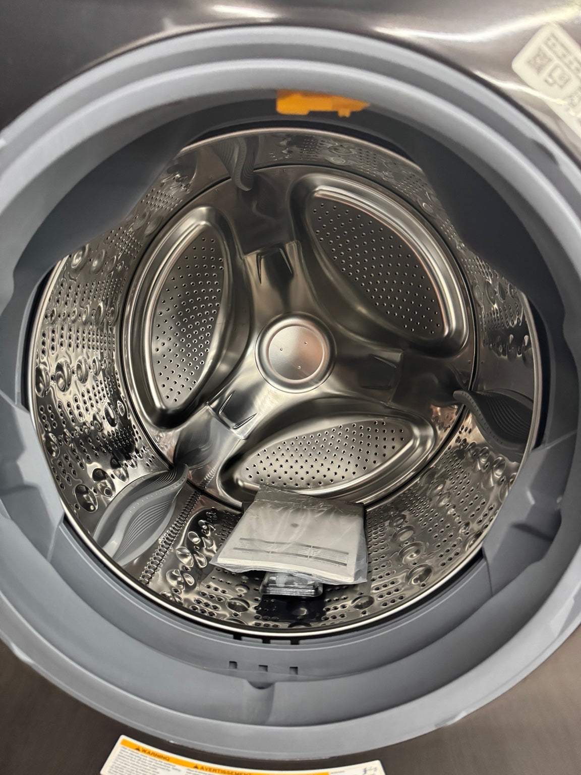 LG WM8900HBA 29” 6.0 cu. ft. Front Load Washer – Black Steel
