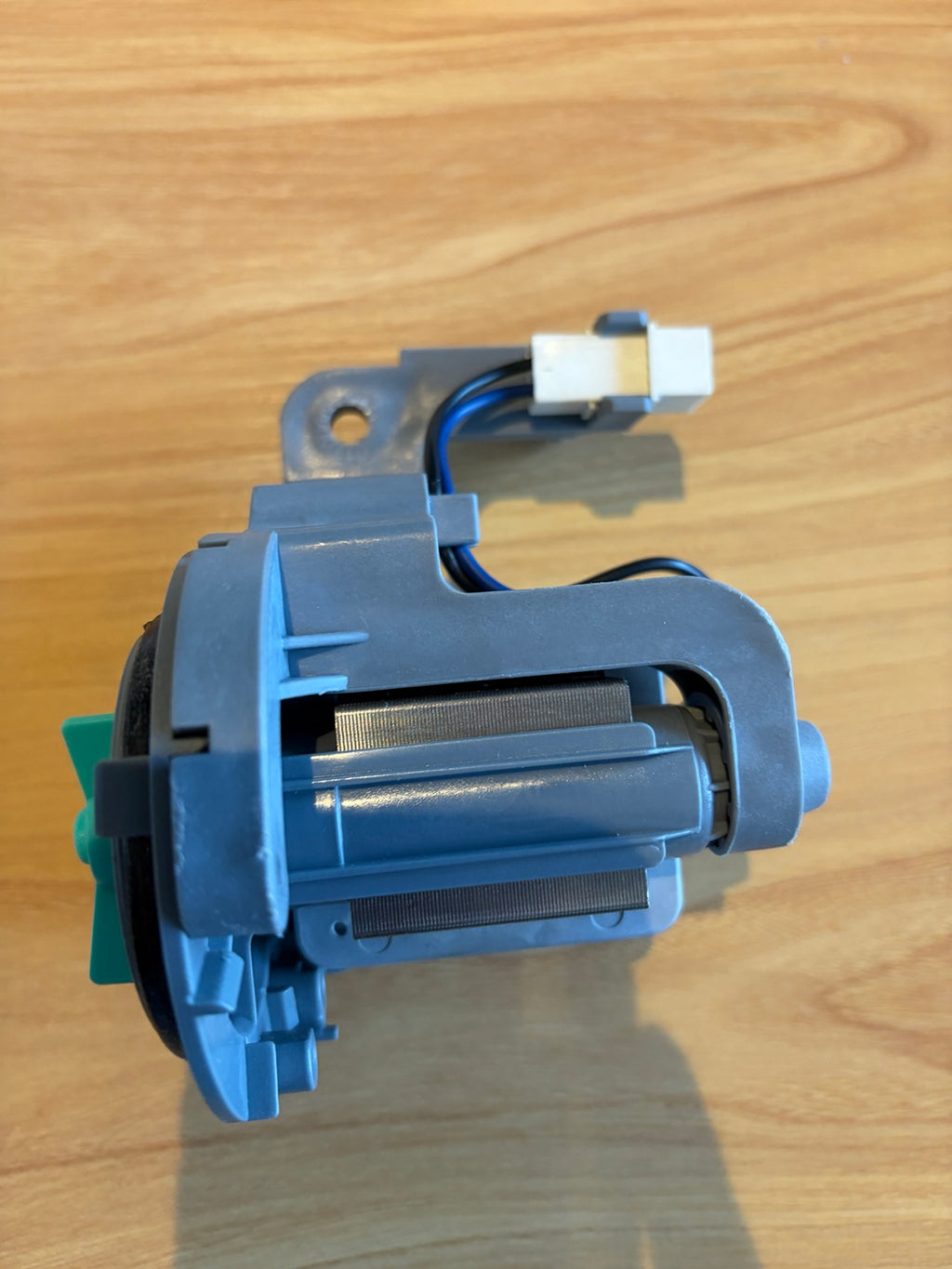 Washer drain pump motor W10425238 – view 2