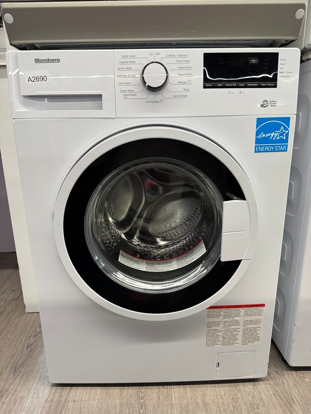 Blomberg WM72200W white front load washer photo 1