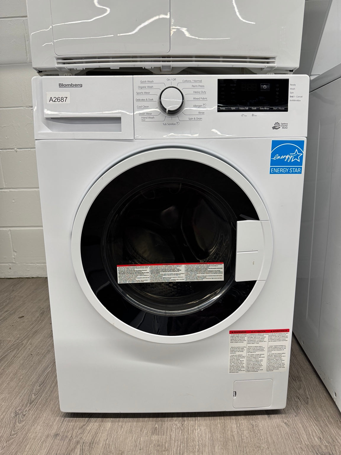Blomberg WM72200W front load washer – view 1
