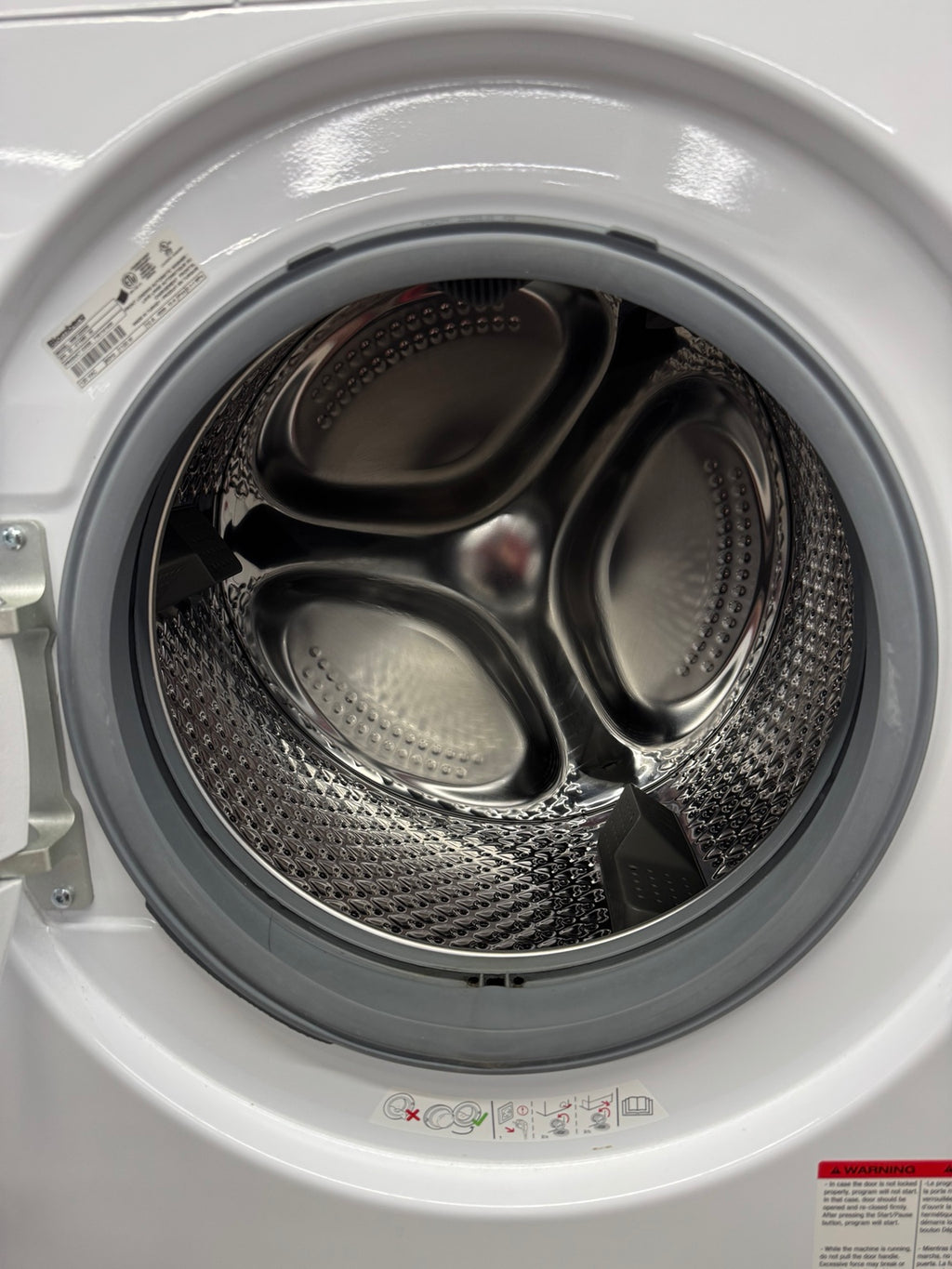 Blomberg WM72200W front load washer – view 4