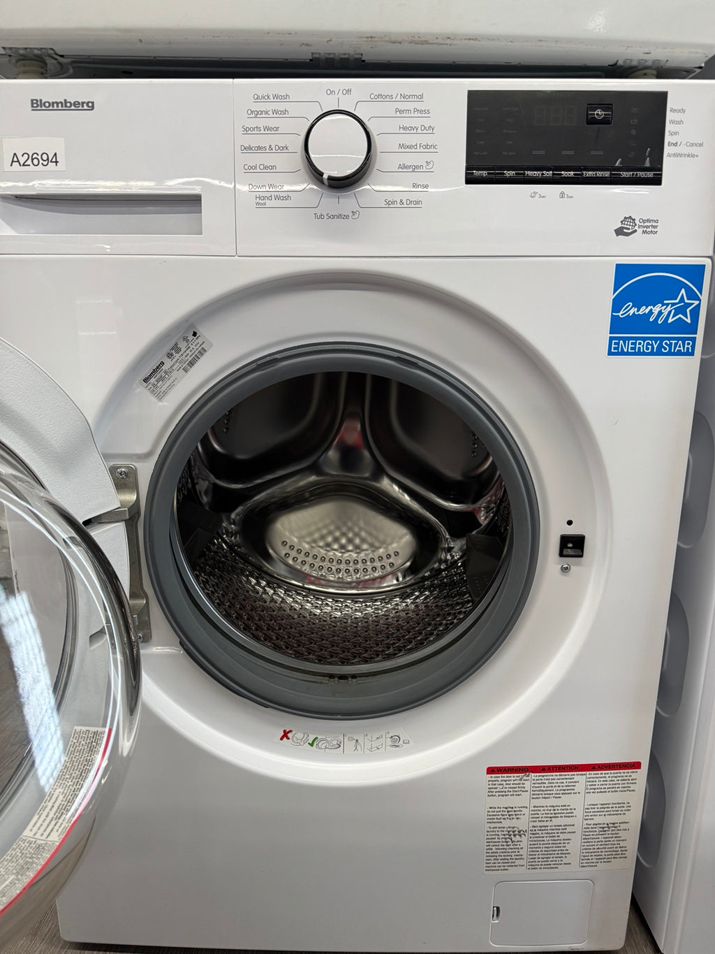 Blomberg WM72200W front load washer white A2694 view 4