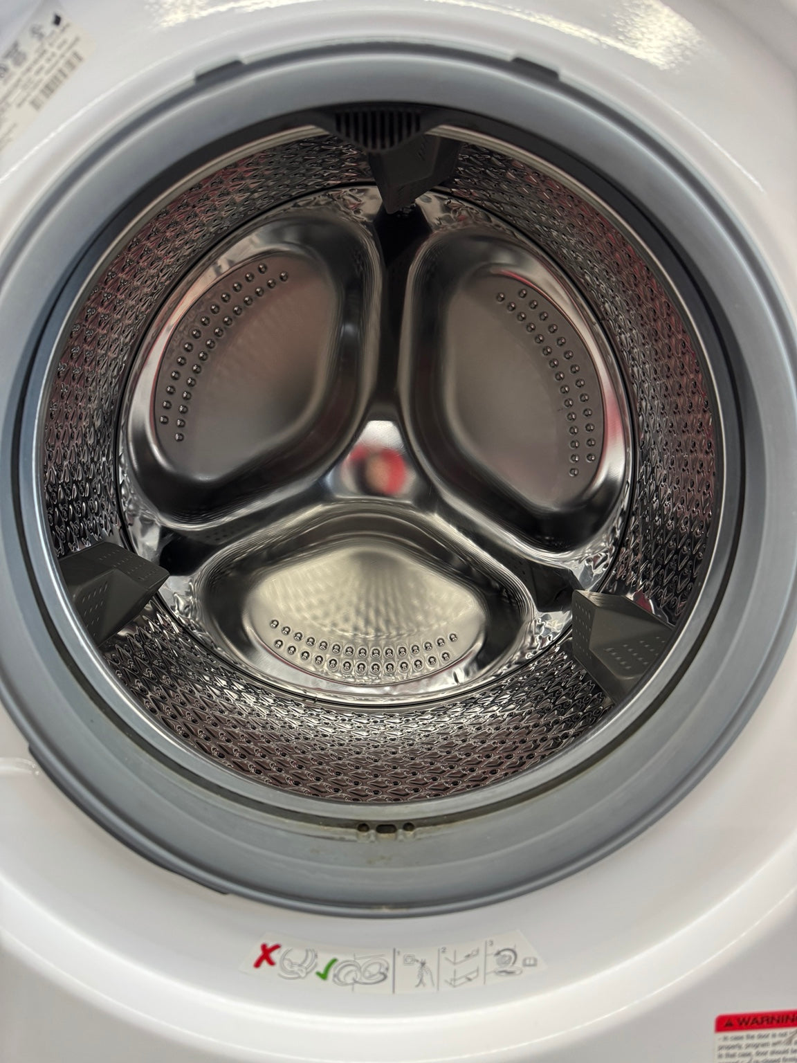 Blomberg WM72200W front load washer white A2694 view 5