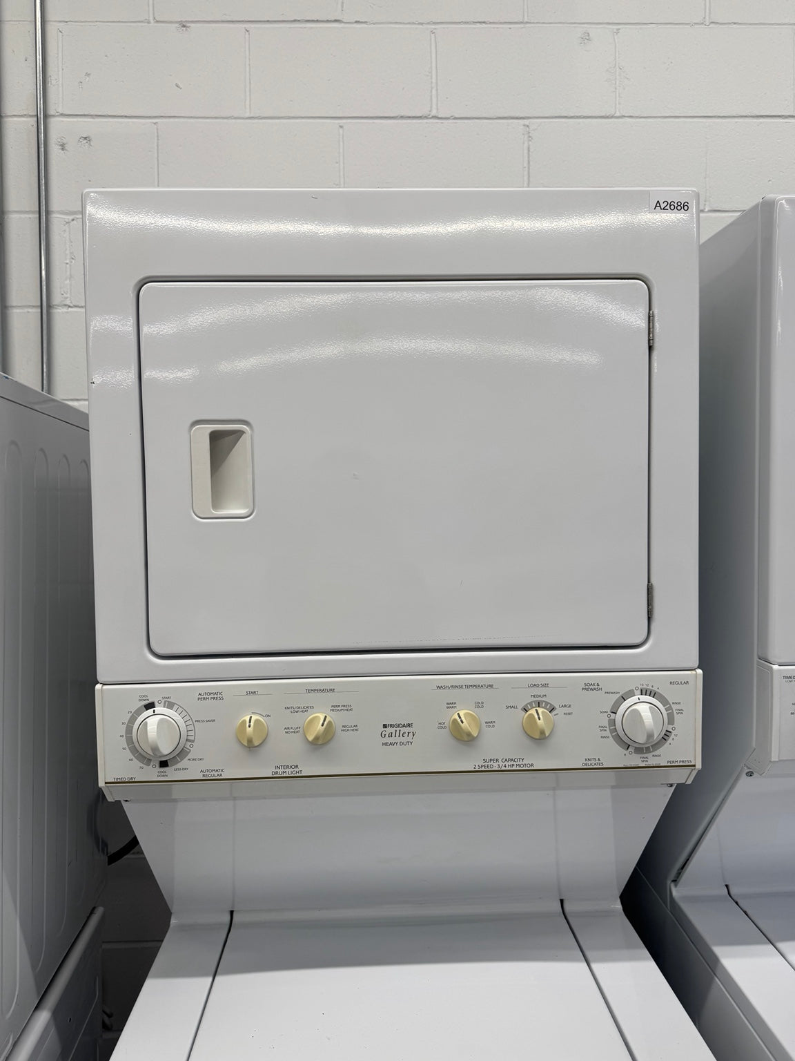 Frigidaire Gallery stacked washer dryer A2686 view 2