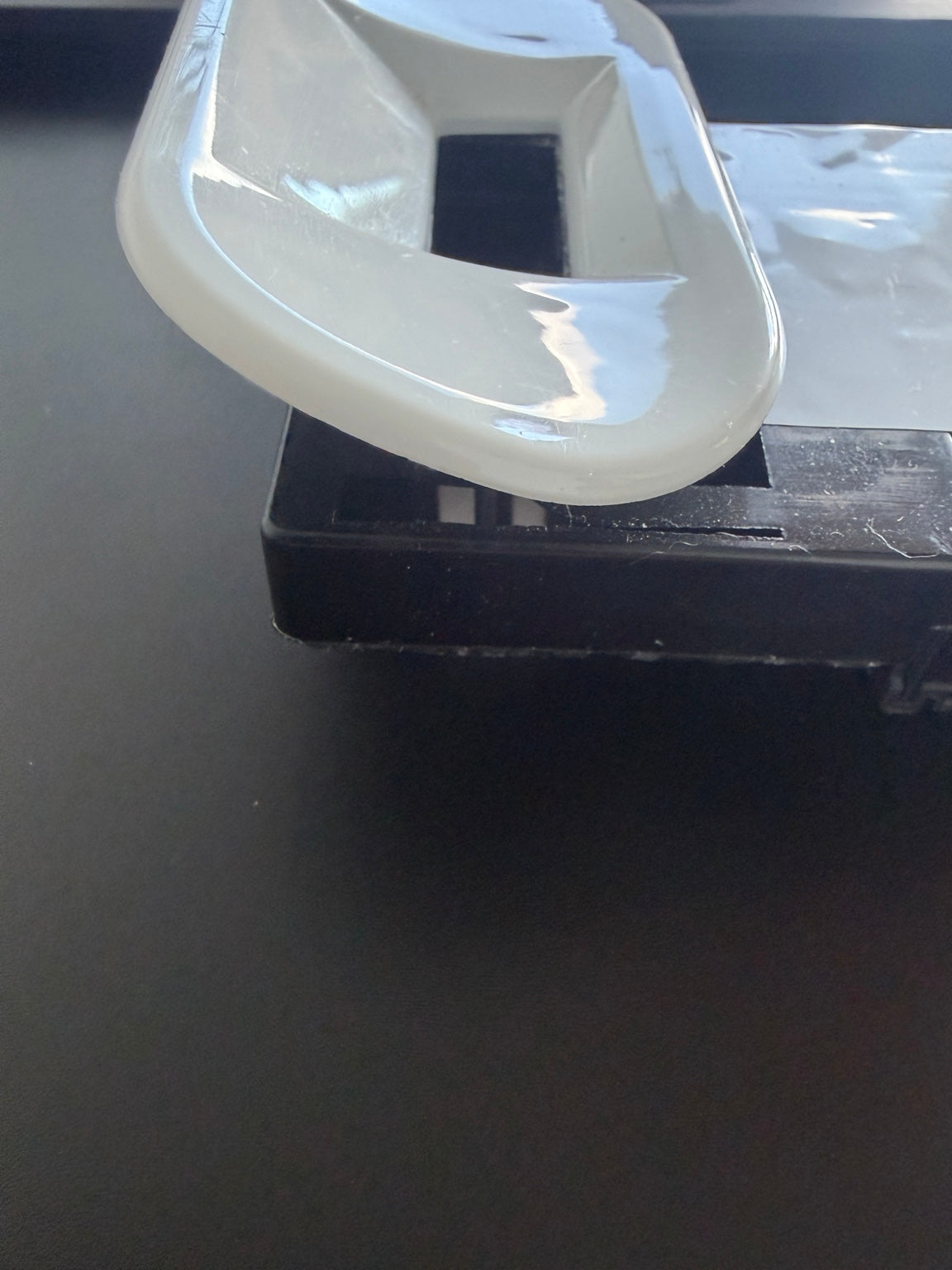 GE 233D2274P002 washer lid lock connector view