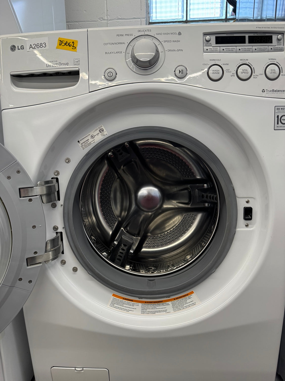 LG WM2050CW washer photo 4