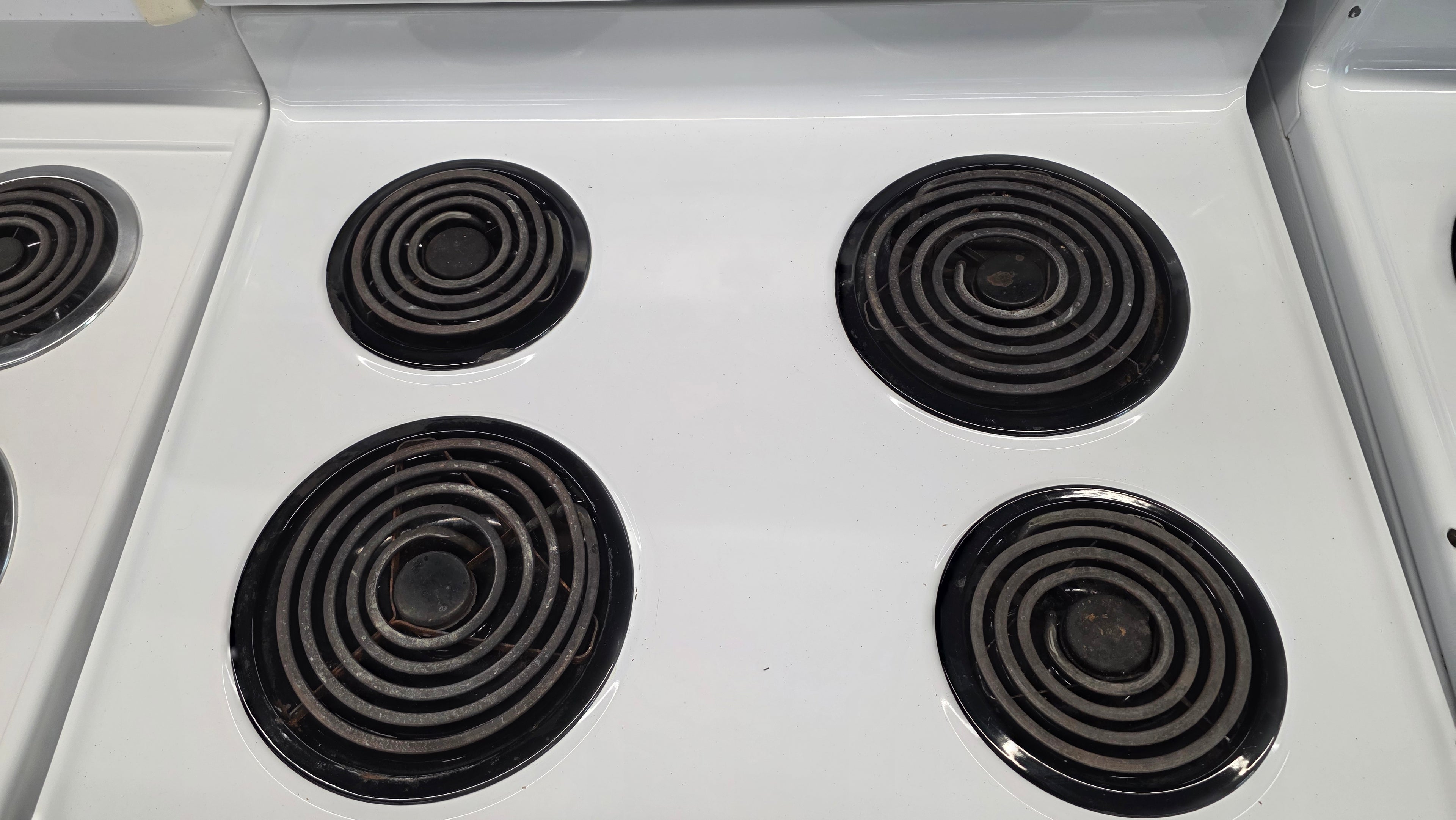 Amana - 30" Freestanding Coil Top Range - YACR3230BC0